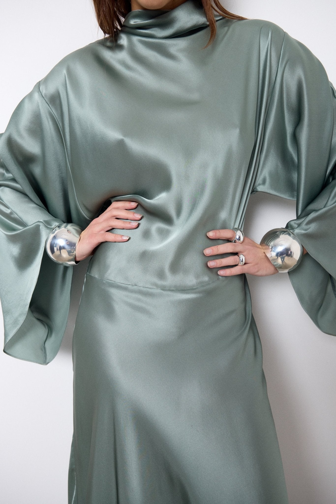 BAYAMO LONG DRESS IN SEA SILK SATIN - De La Vali