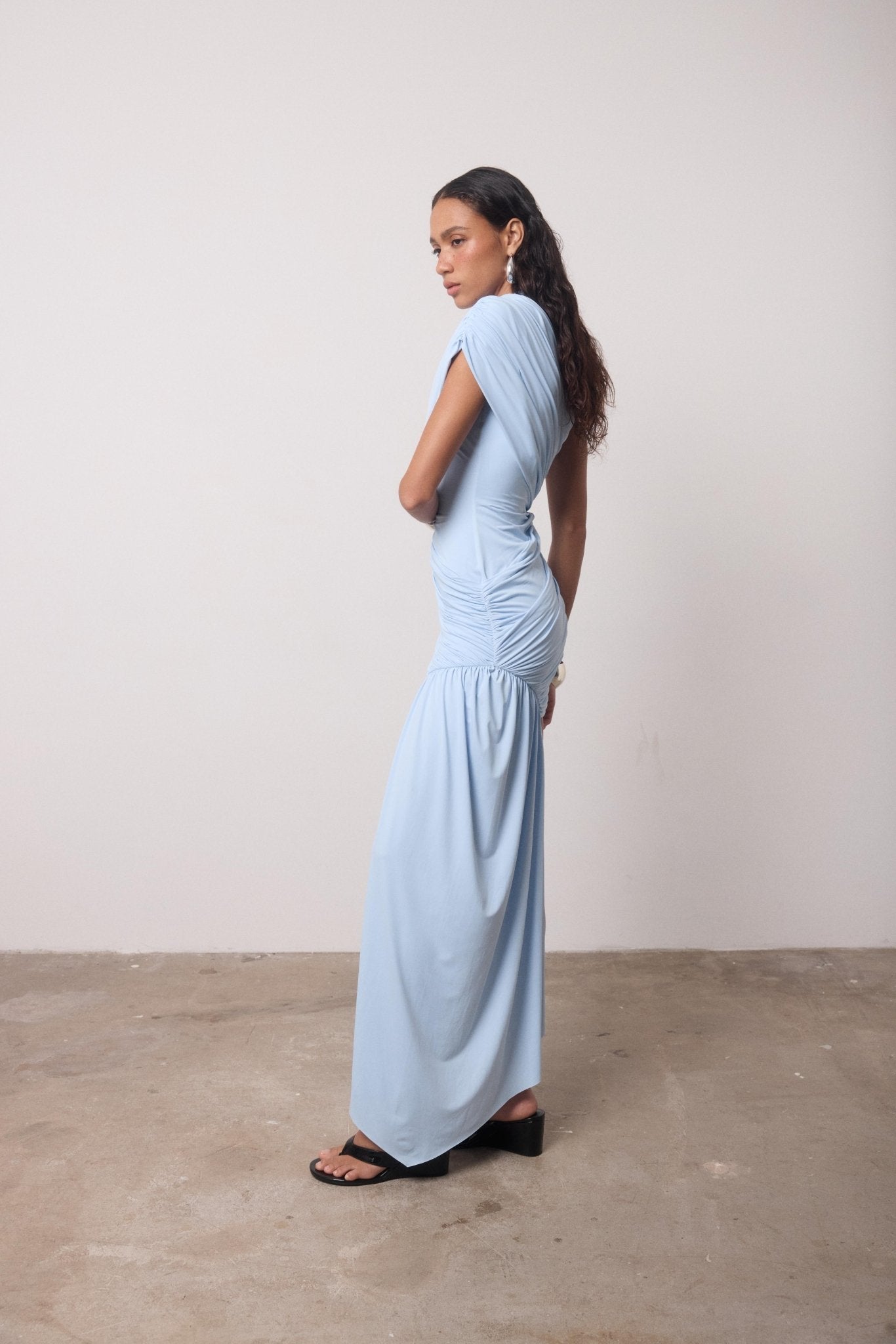 RAVENNA MINI DRESS IN SKY BLUE JERSEY - De La Vali
