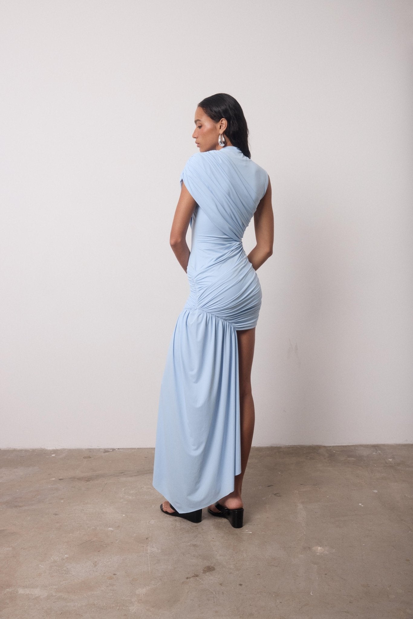 RAVENNA MINI DRESS IN SKY BLUE JERSEY - De La Vali