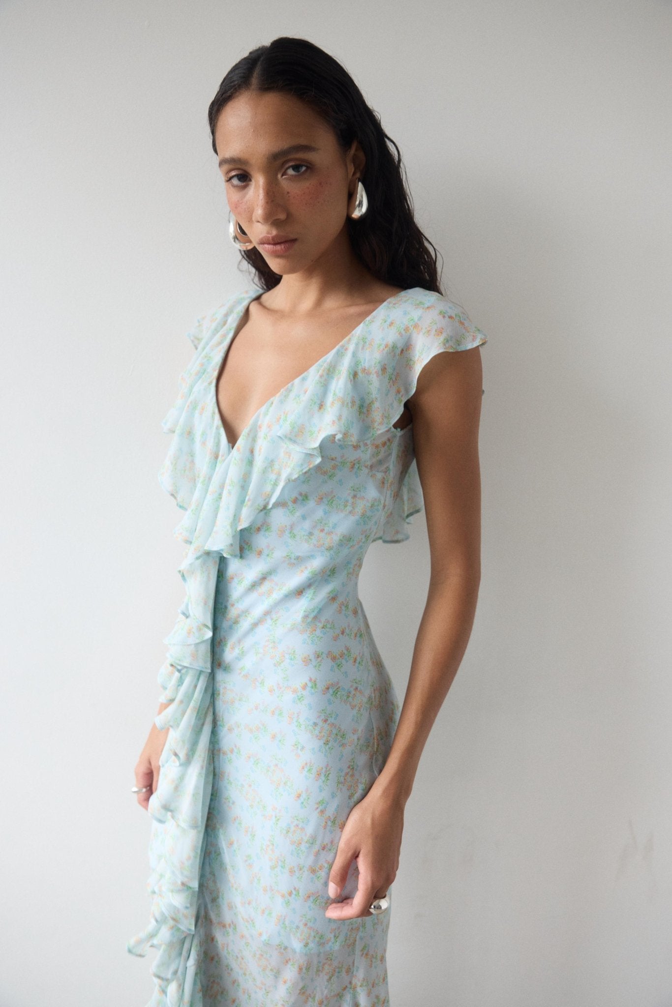 SOLEIL CHIFFON MAXI DRESS IN SPRING BLOOM FLORAL - De La Vali