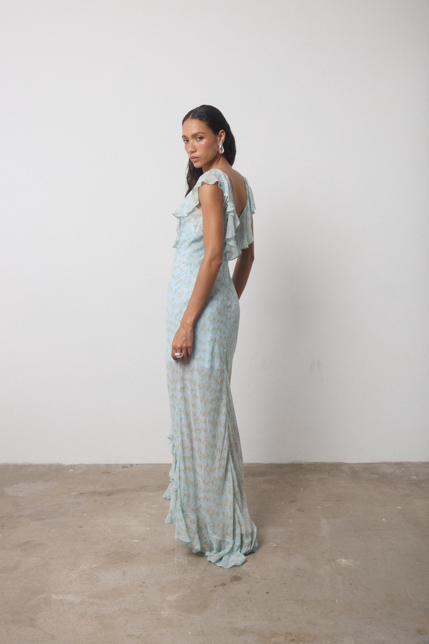 SOLEIL CHIFFON MAXI DRESS IN SPRING BLOOM FLORAL - De La Vali