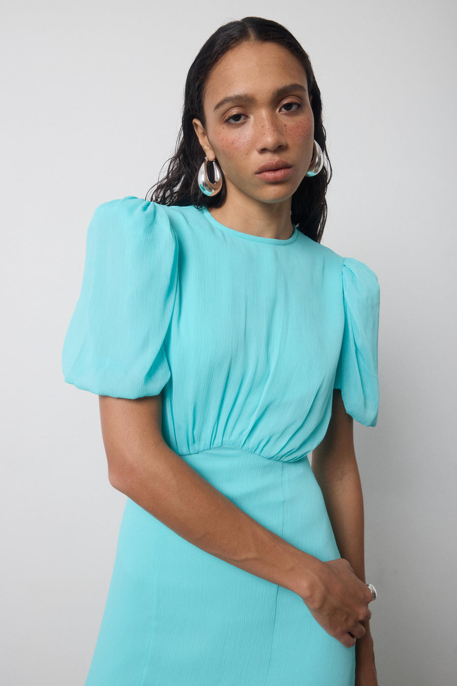 AGUA MAXI DRESS IN TURQUOISE CRINKLE CHIFFON