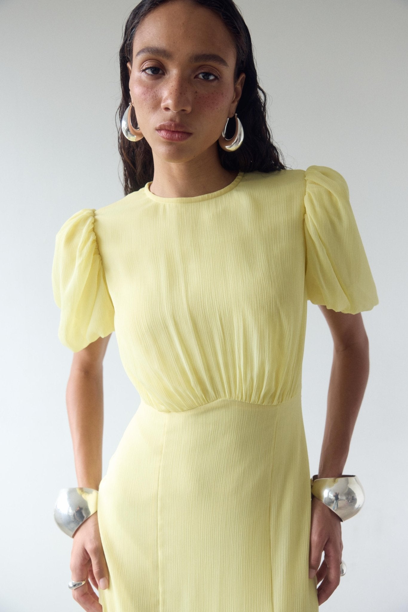 AGUA MAXI DRESS IN BABY YELLOW CRINKLE CHIFFON - De La Vali