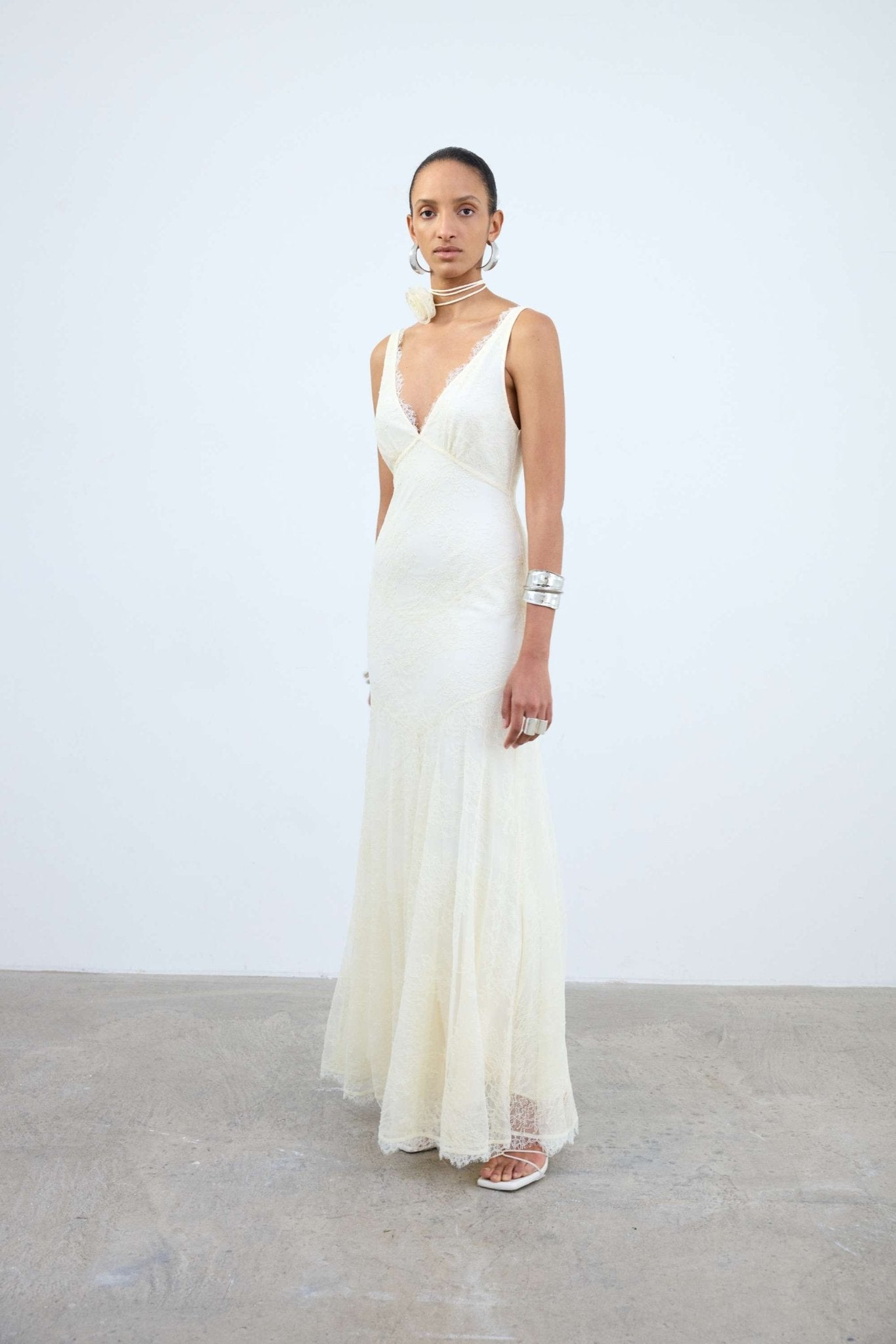 ADOLPHUS MAXI DRESS IN IVORY LACE - De La Vali