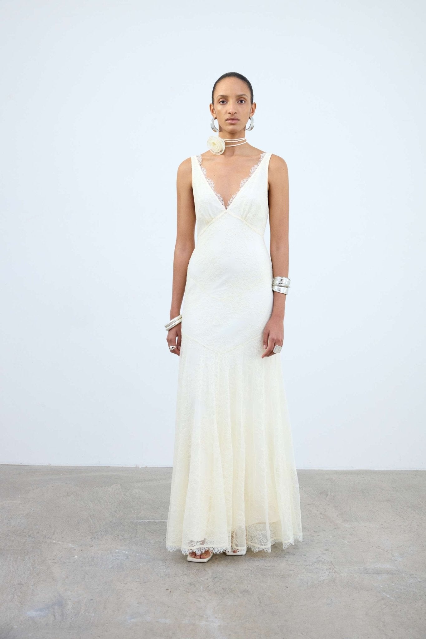 ADOLPHUS MAXI DRESS IN IVORY LACE - De La Vali