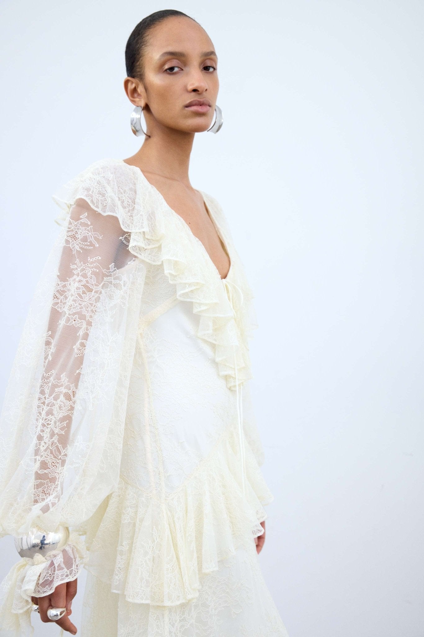 ESEN MAXI DRESS IN IVORY LACE - De La Vali