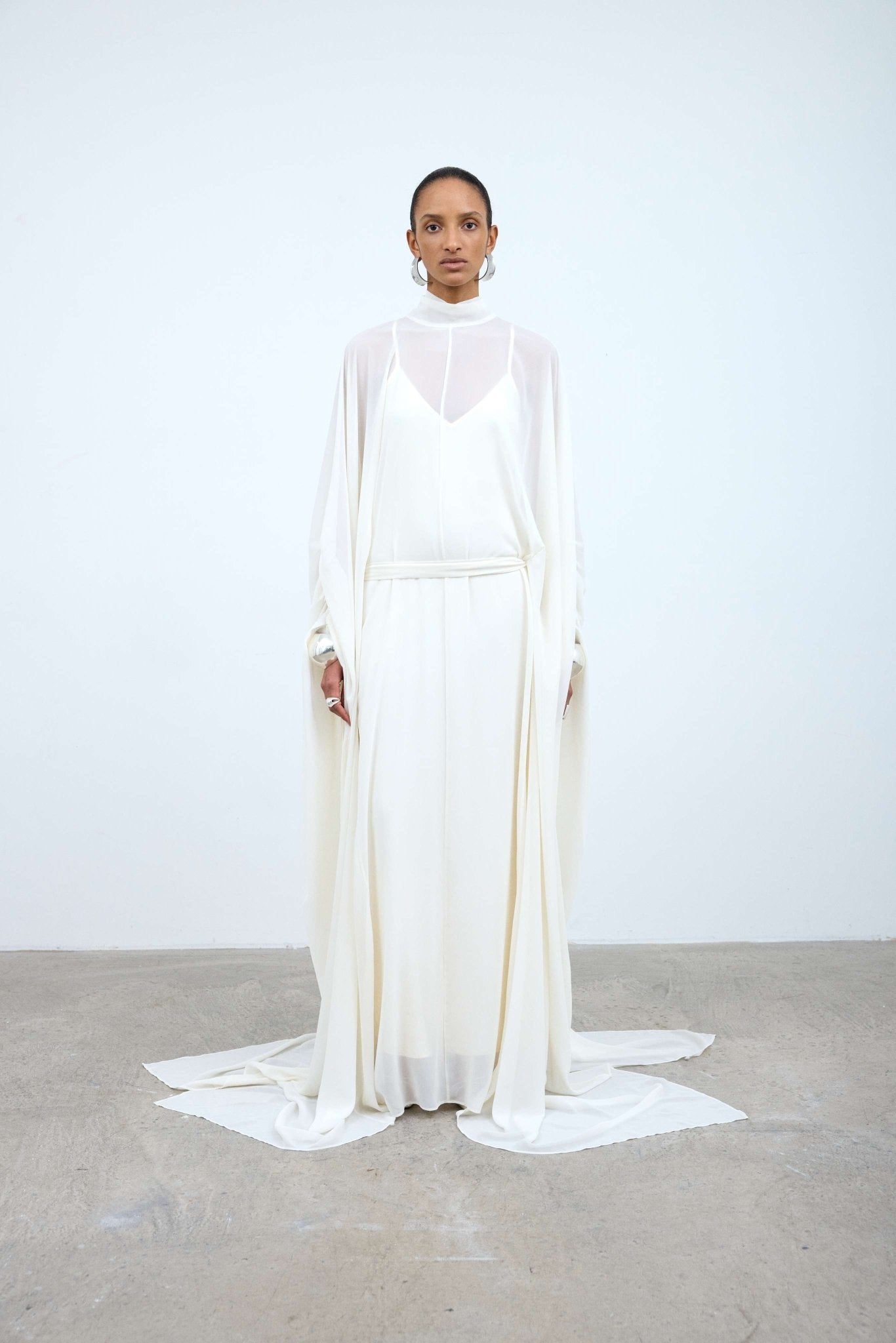 NILA MAXI DRESS IN IVORY CHIFFON - De La Vali