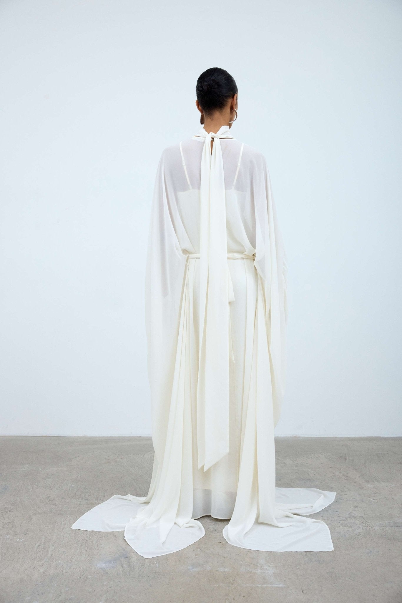 NILA MAXI DRESS IN IVORY CHIFFON - De La Vali