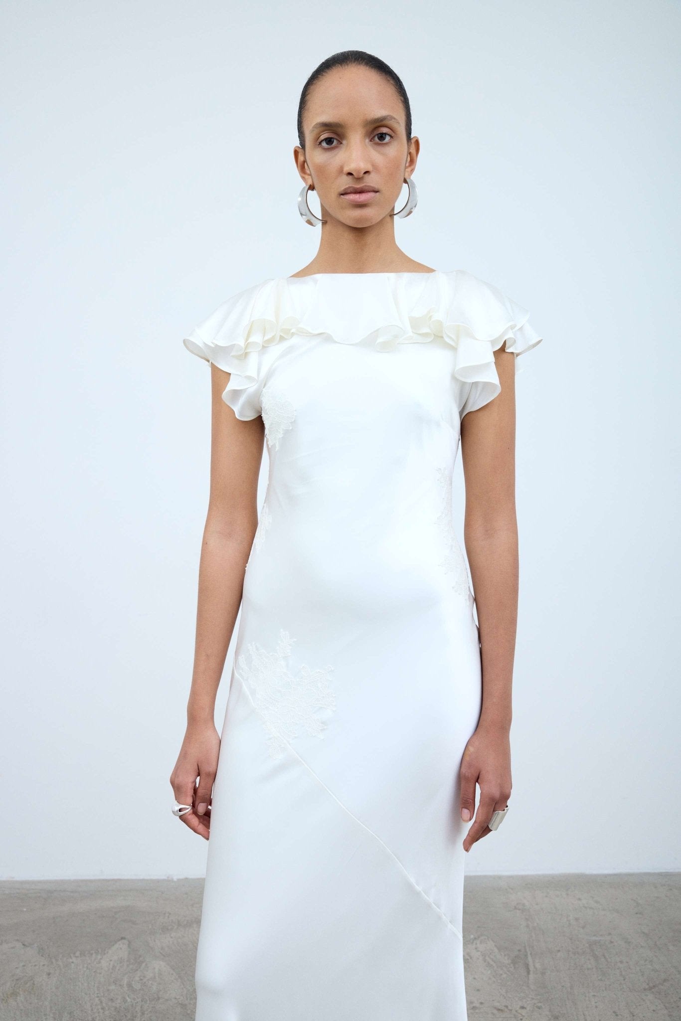 AMANCIA MAXI DRESS IN IVORY SILK SATIN - De La Vali