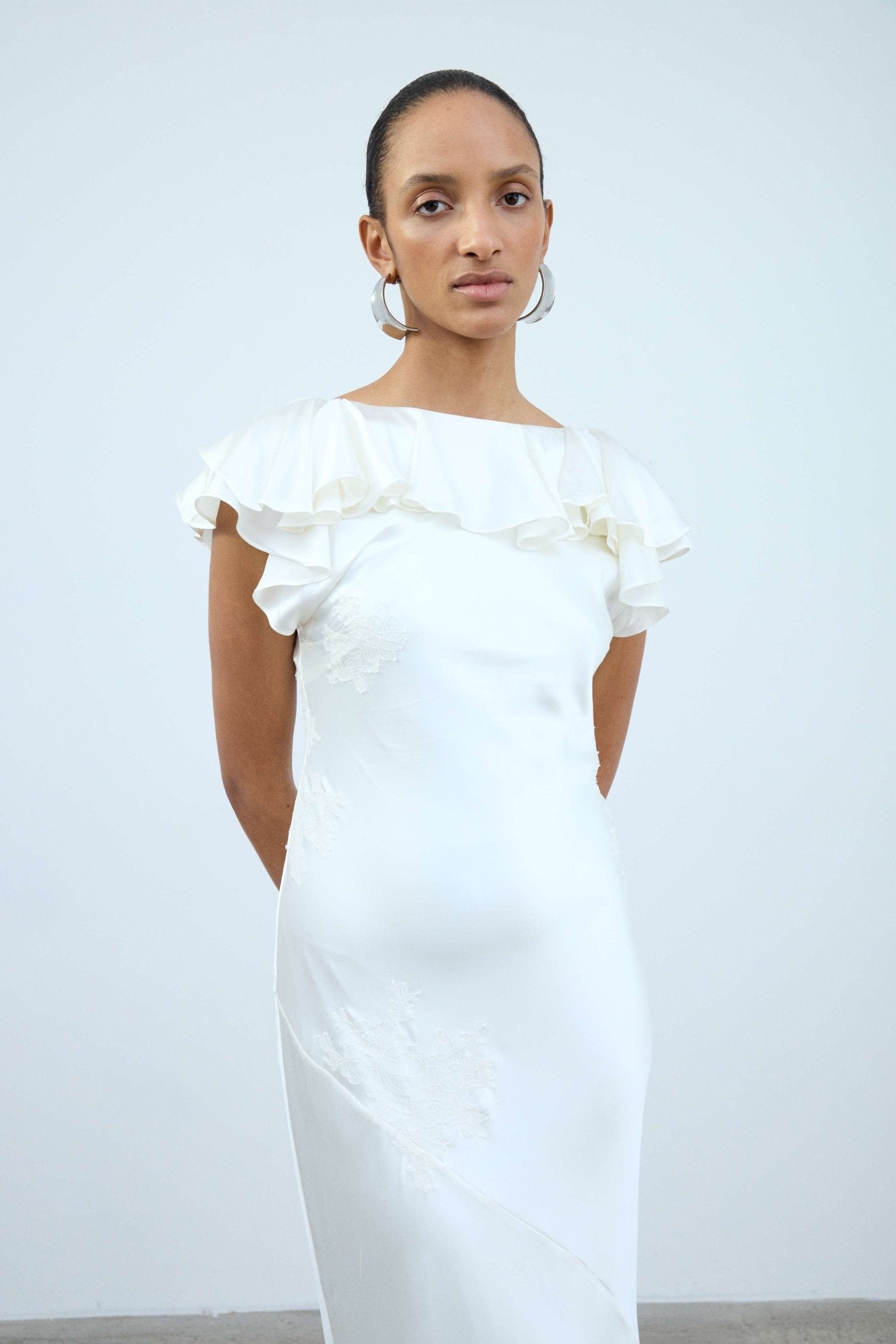 AMANCIA MAXI DRESS IN IVORY SILK SATIN - De La Vali
