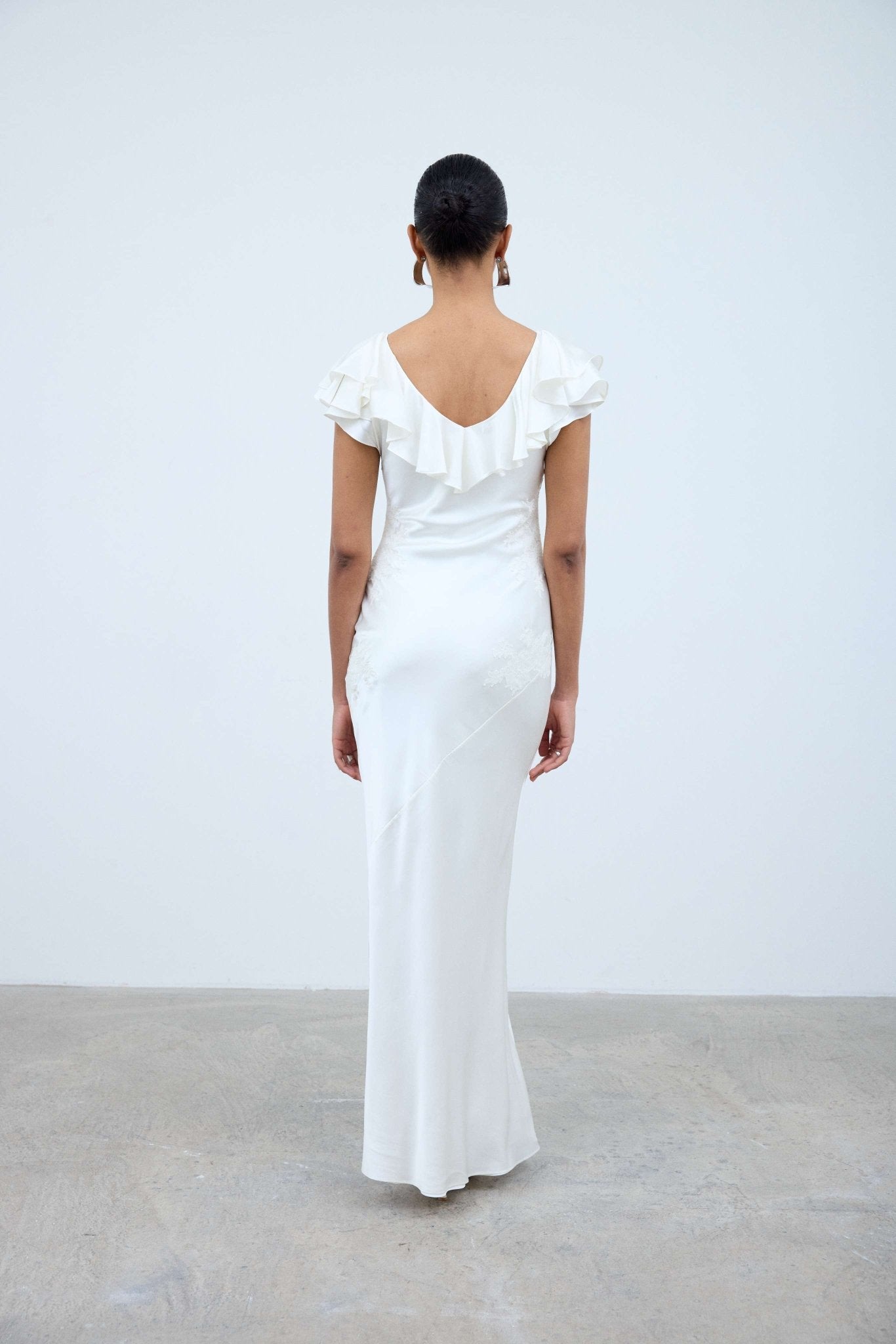 AMANCIA MAXI DRESS IN IVORY SILK SATIN - De La Vali