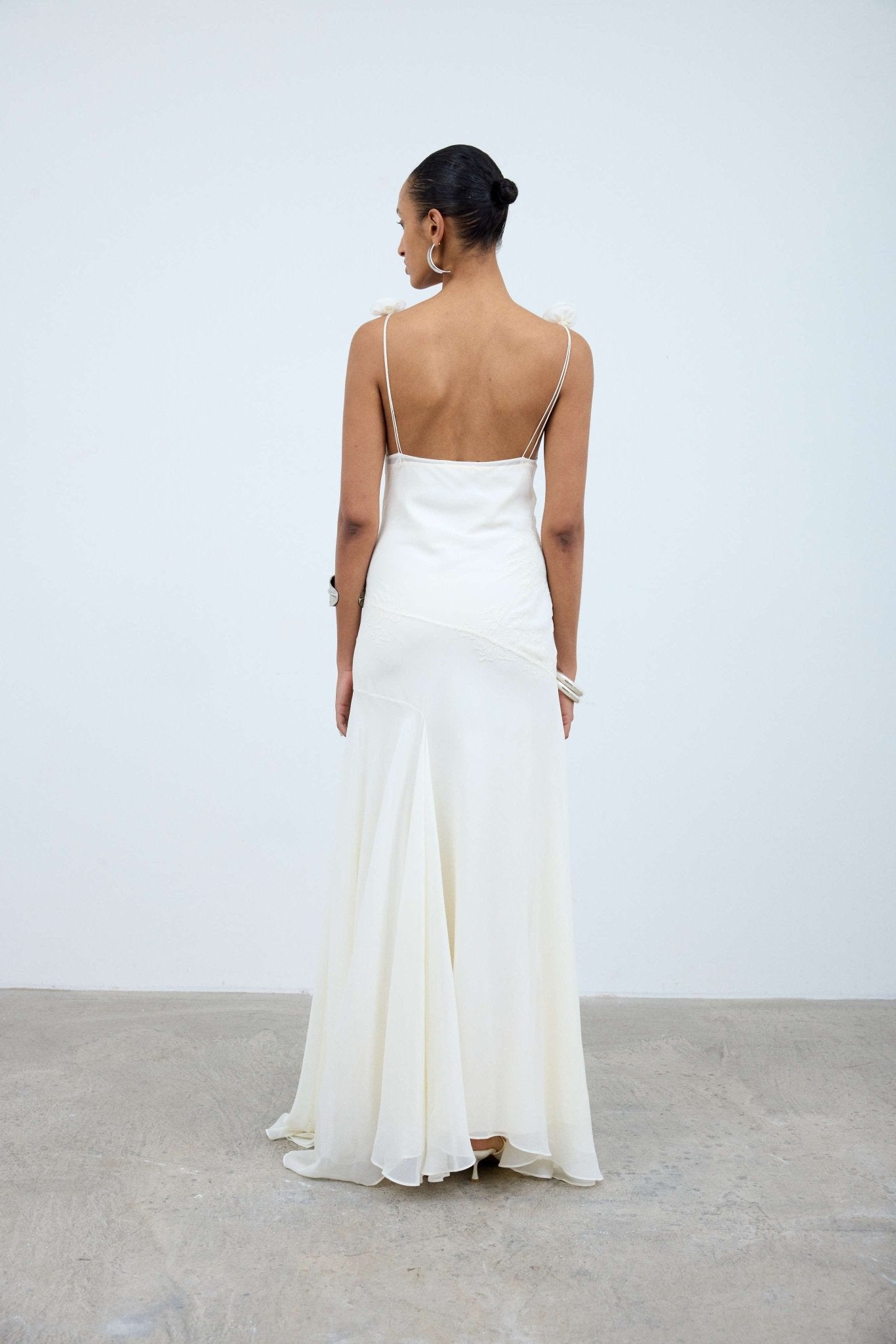 DIA MAXI DRESS IN IVORY CHIFFON - De La Vali