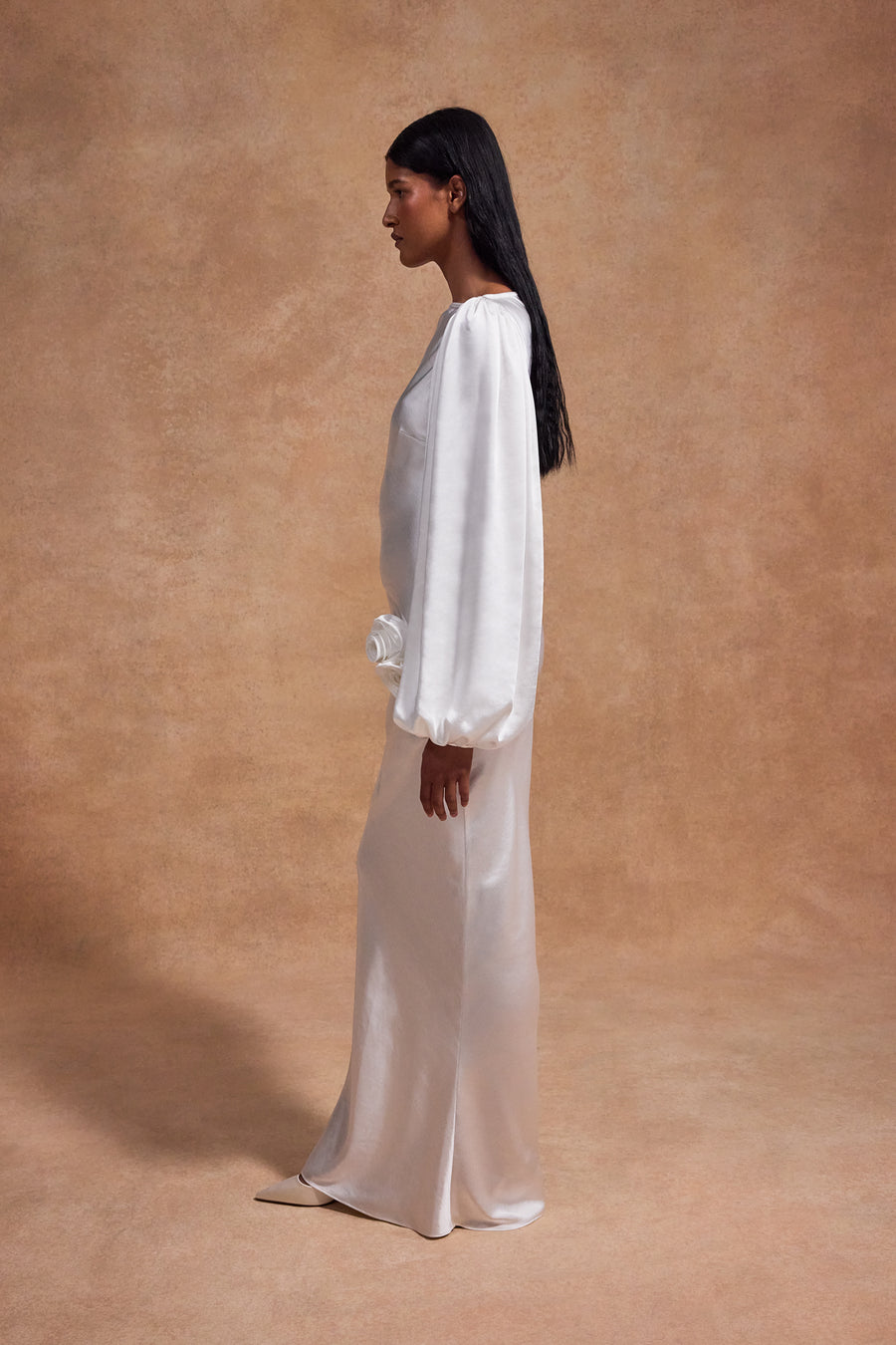 VIVIR MAXI DRESS IN OPTIC HAMMERED SATIN