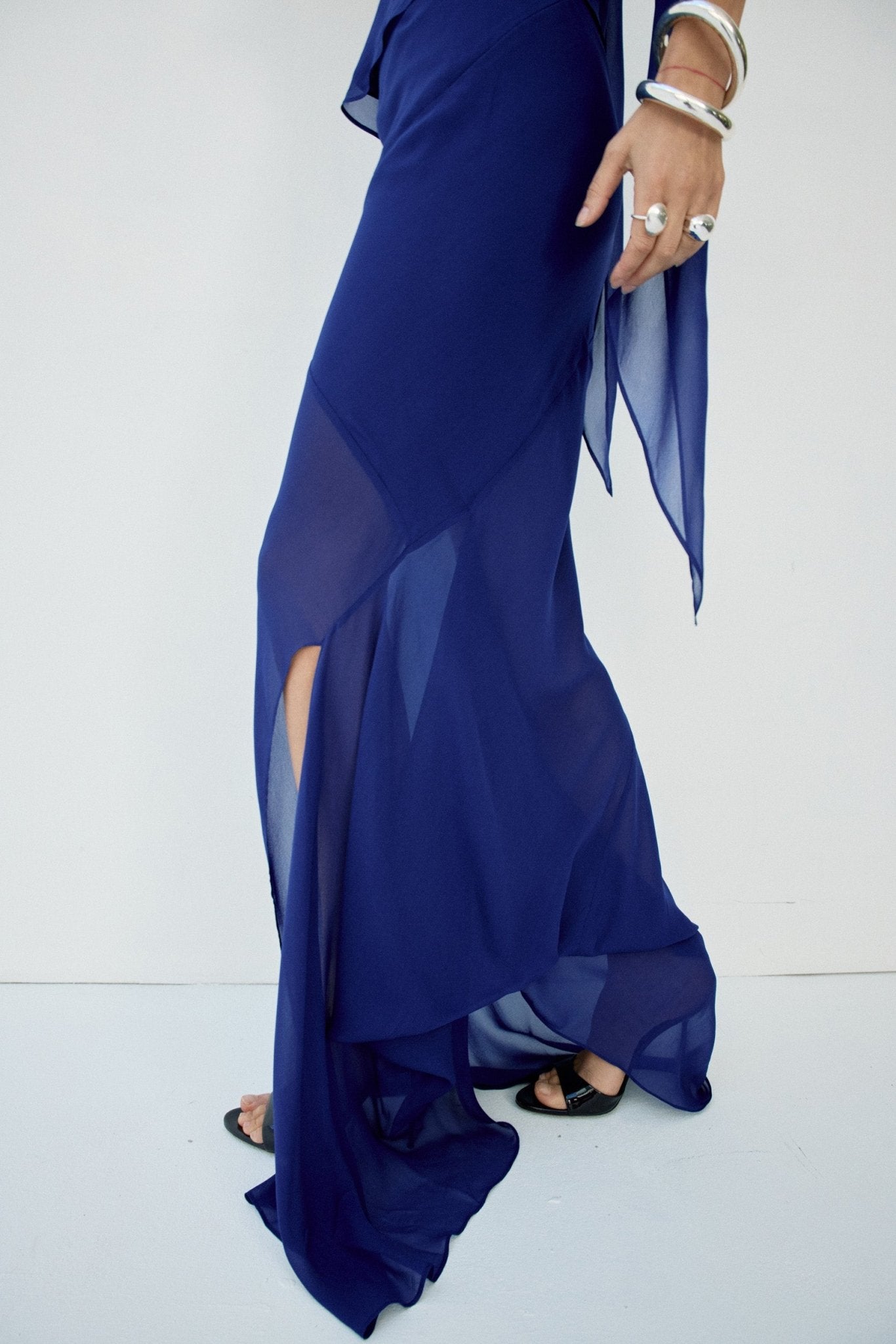 ORYX MAXI SKIRT IN DEEP BLUE - De La Vali