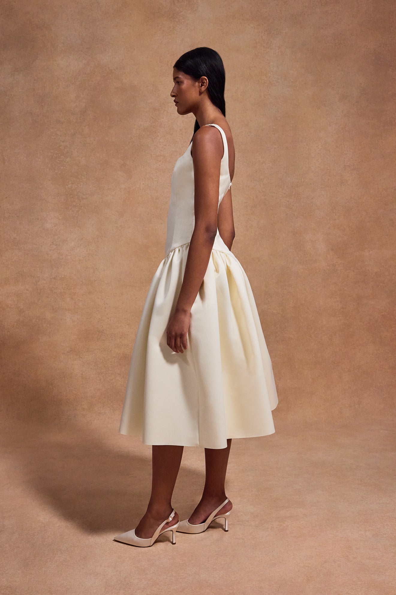 LOLA MIDI DRESS IN IVORY BONDED SATIN - De La Vali