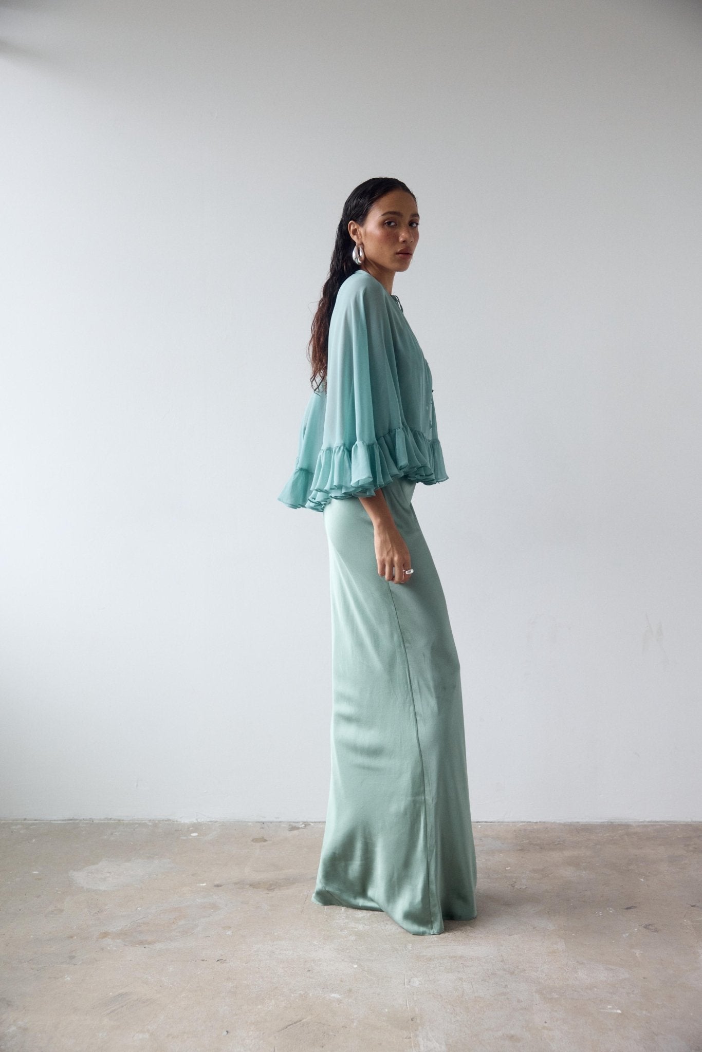 PRECIOSO CAPE IN SEA GREEN SILK CHIFFON - De La Vali