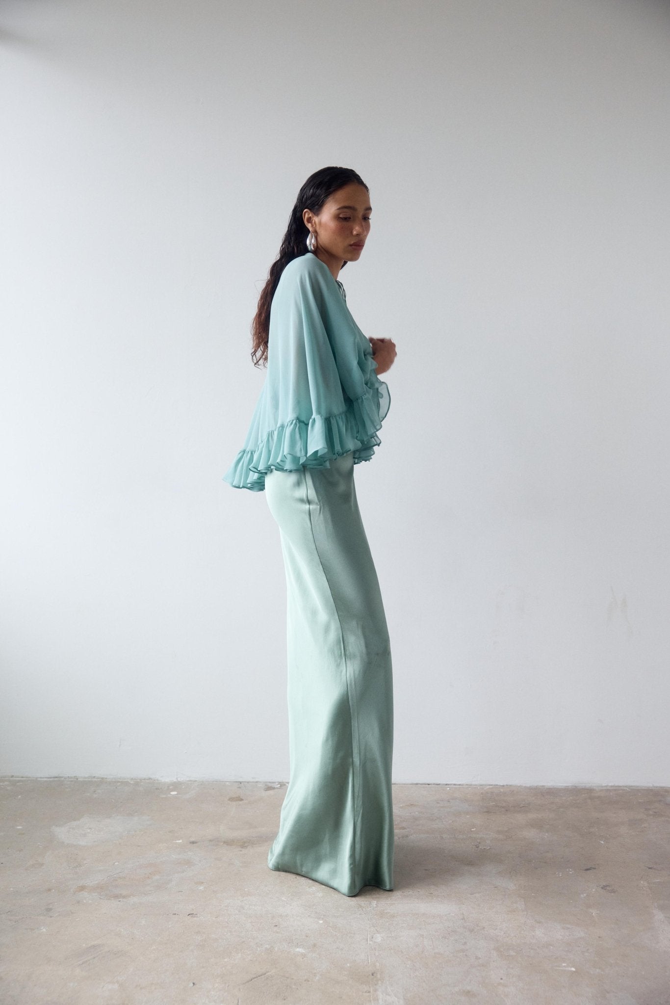 PRECIOSO CAPE IN SEA GREEN SILK CHIFFON - De La Vali