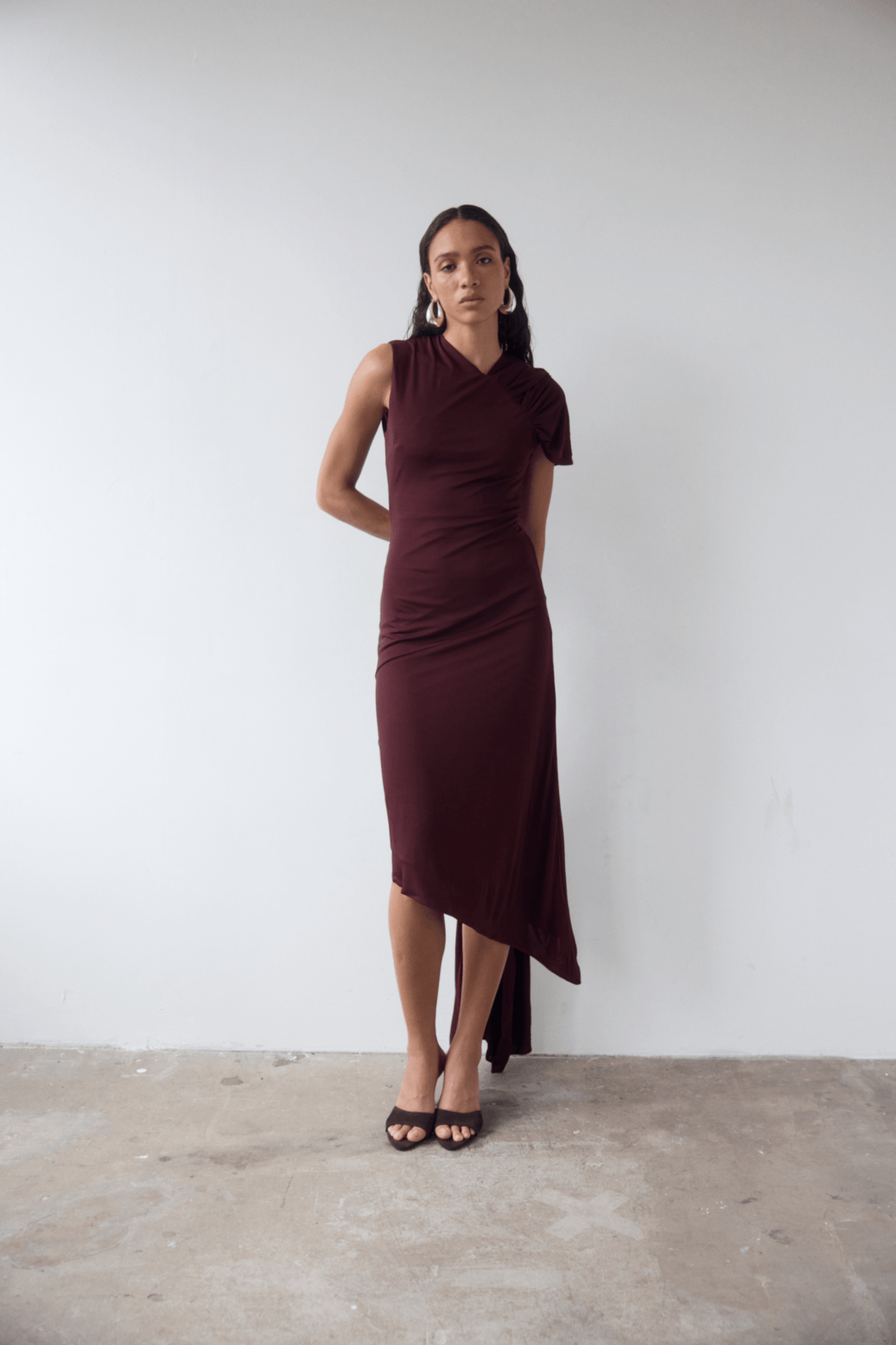BRUBU MIDI DRESS IN EARTH JERSEY - De La Vali