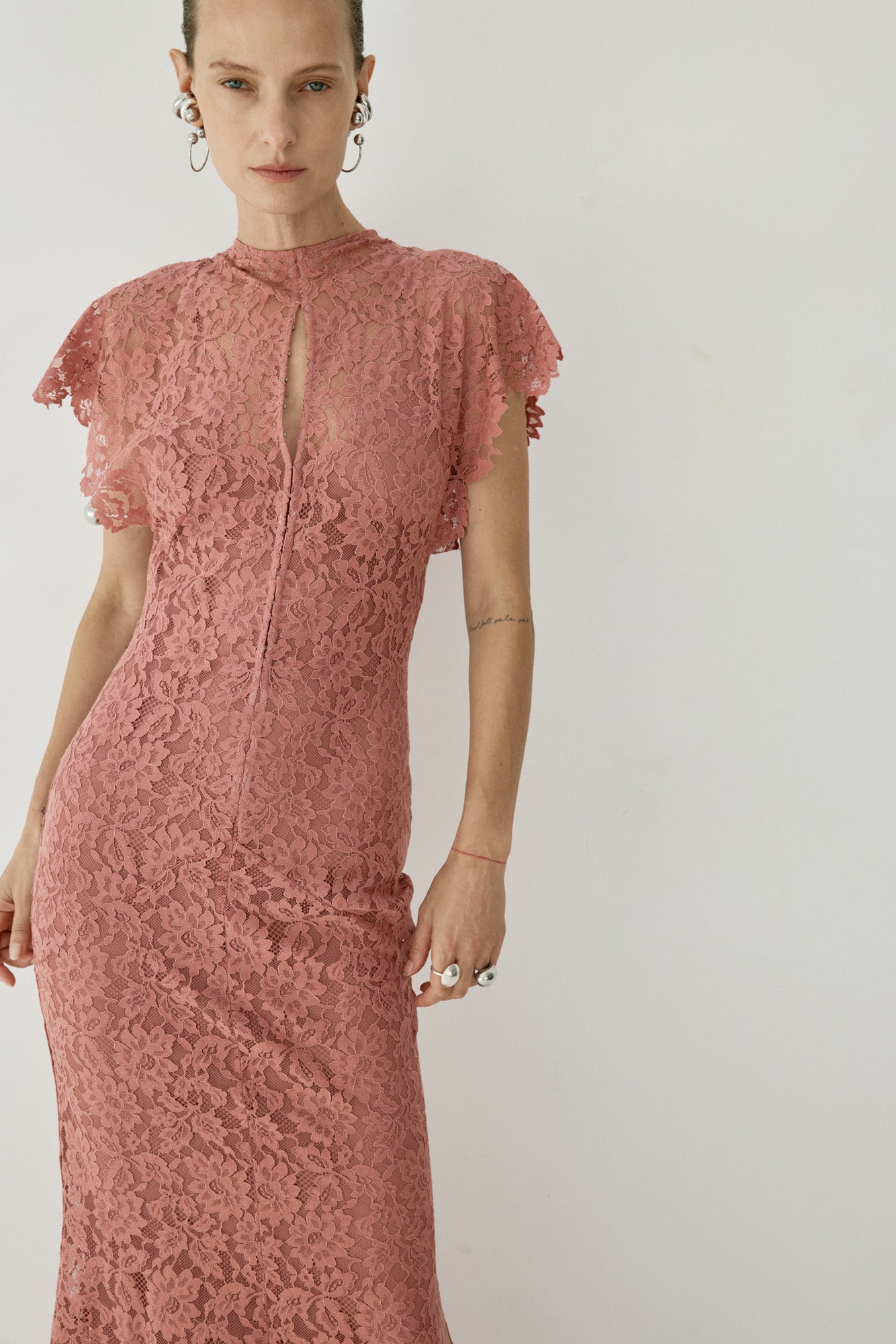 LAIA MAXI DRESS DUSTY ROSE LACE - De La Vali