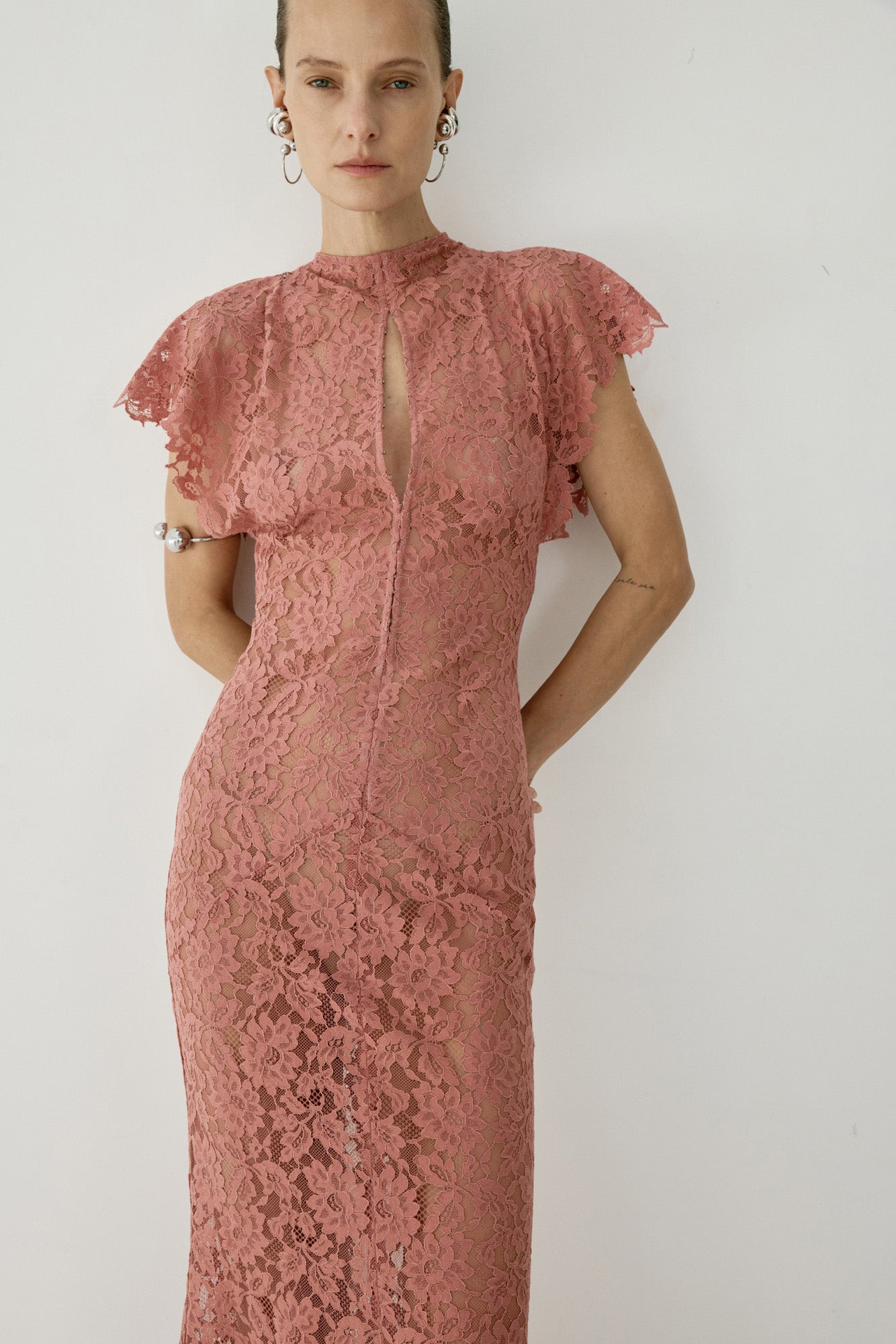 LAIA MAXI DRESS DUSTY ROSE LACE - De La Vali