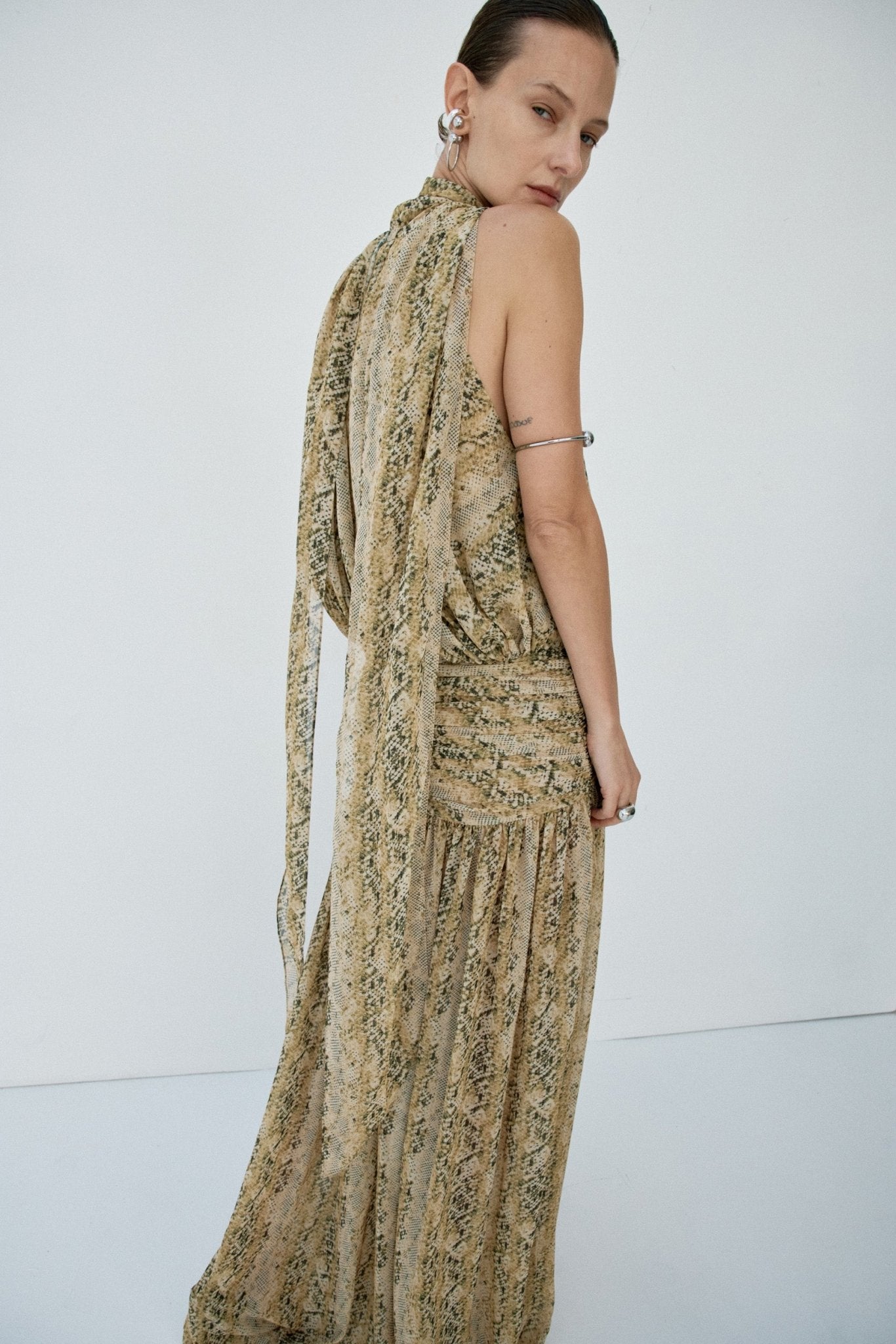 CRUZ MAXI DRESS IN SERPIENTE YELLOW CHIFFON - De La Vali