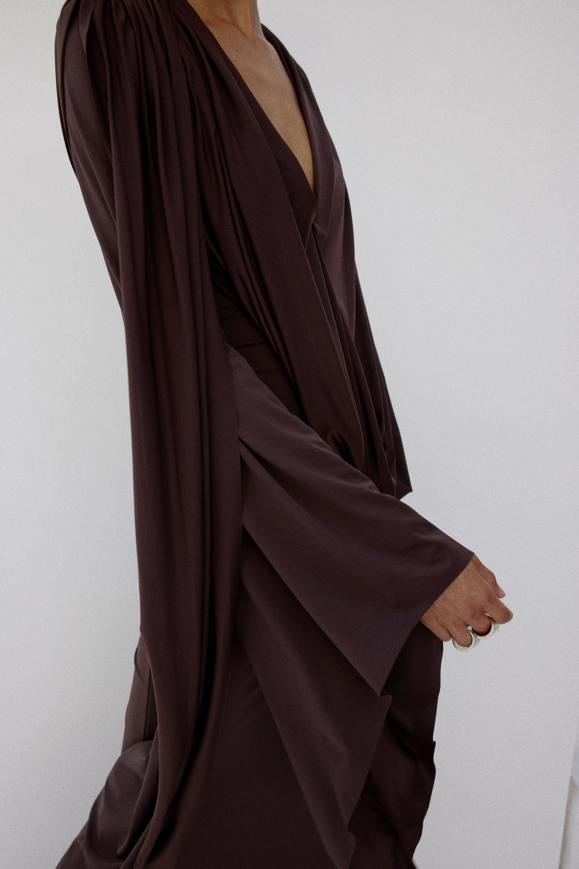 SELVA DRESS IN UMBER BROWN SPANDEX JEREY