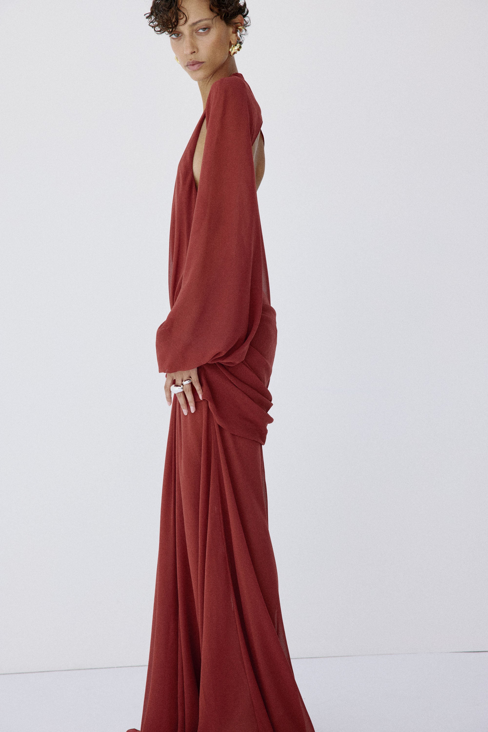 FIORELA MAXI DRESS IN BURNT RED CHIFFON