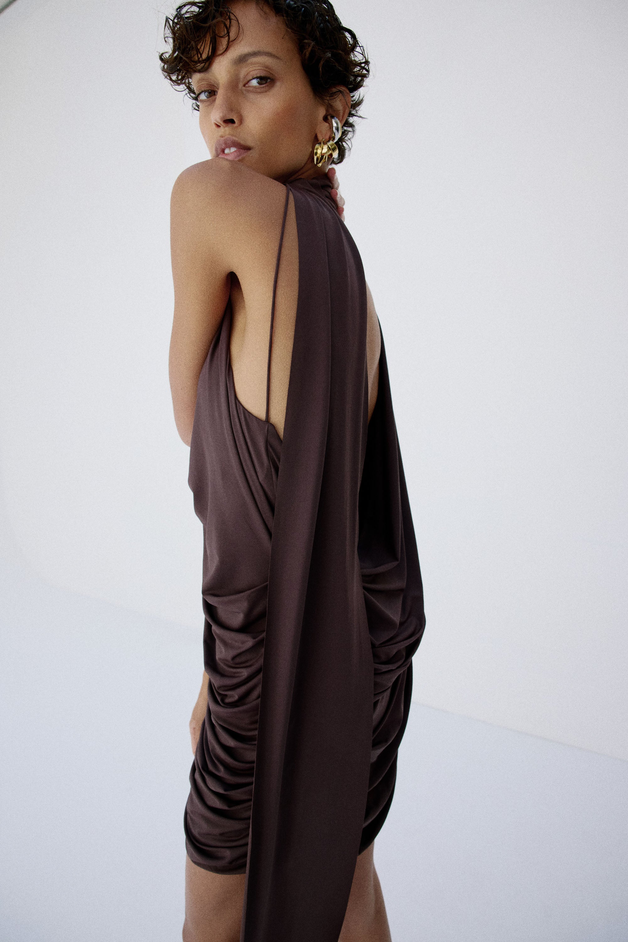 BASHANA MINI DRESS IN UMBER BROWN SPANDEX JEREY