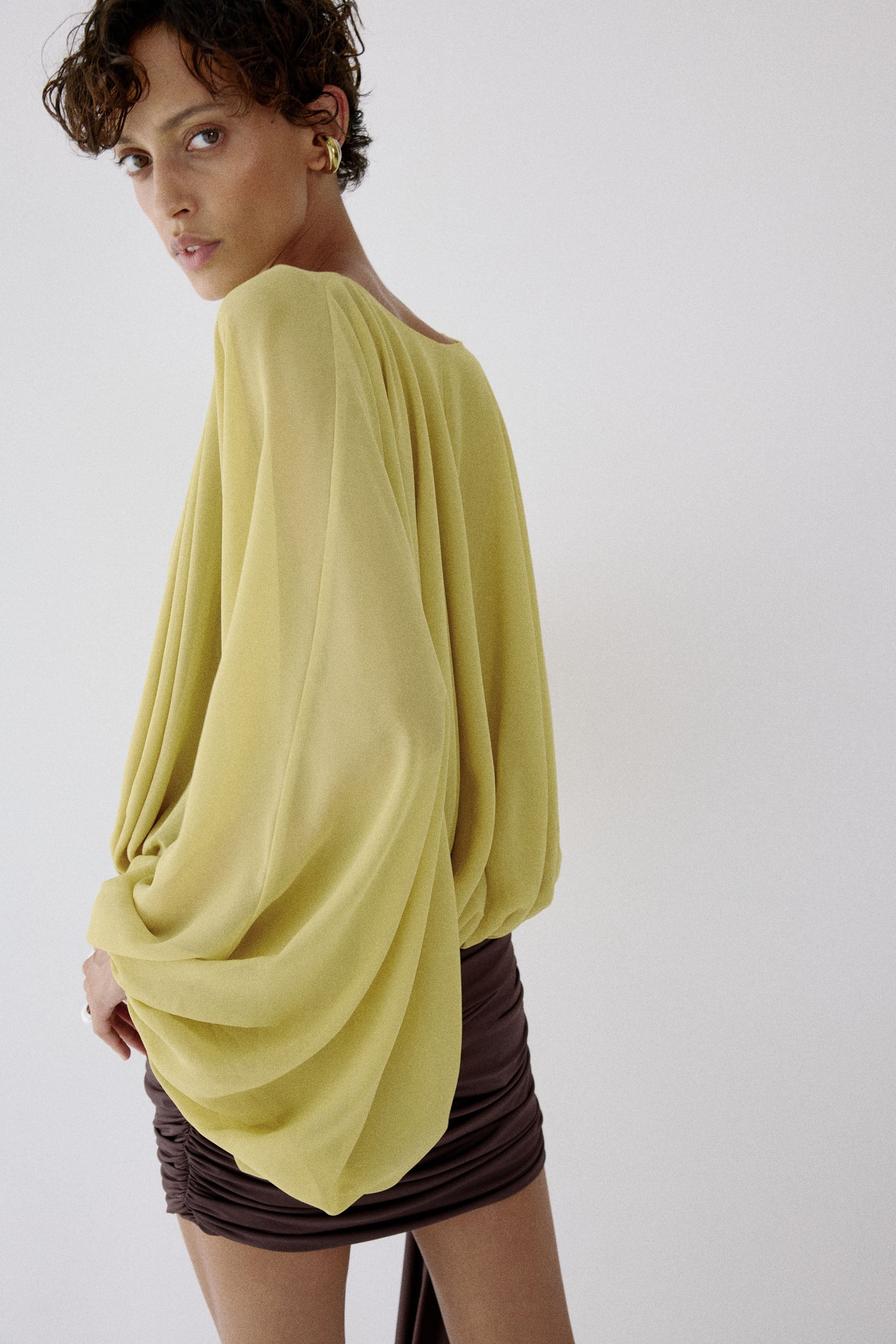 MISTY TOP IN PEAR CHIFFON