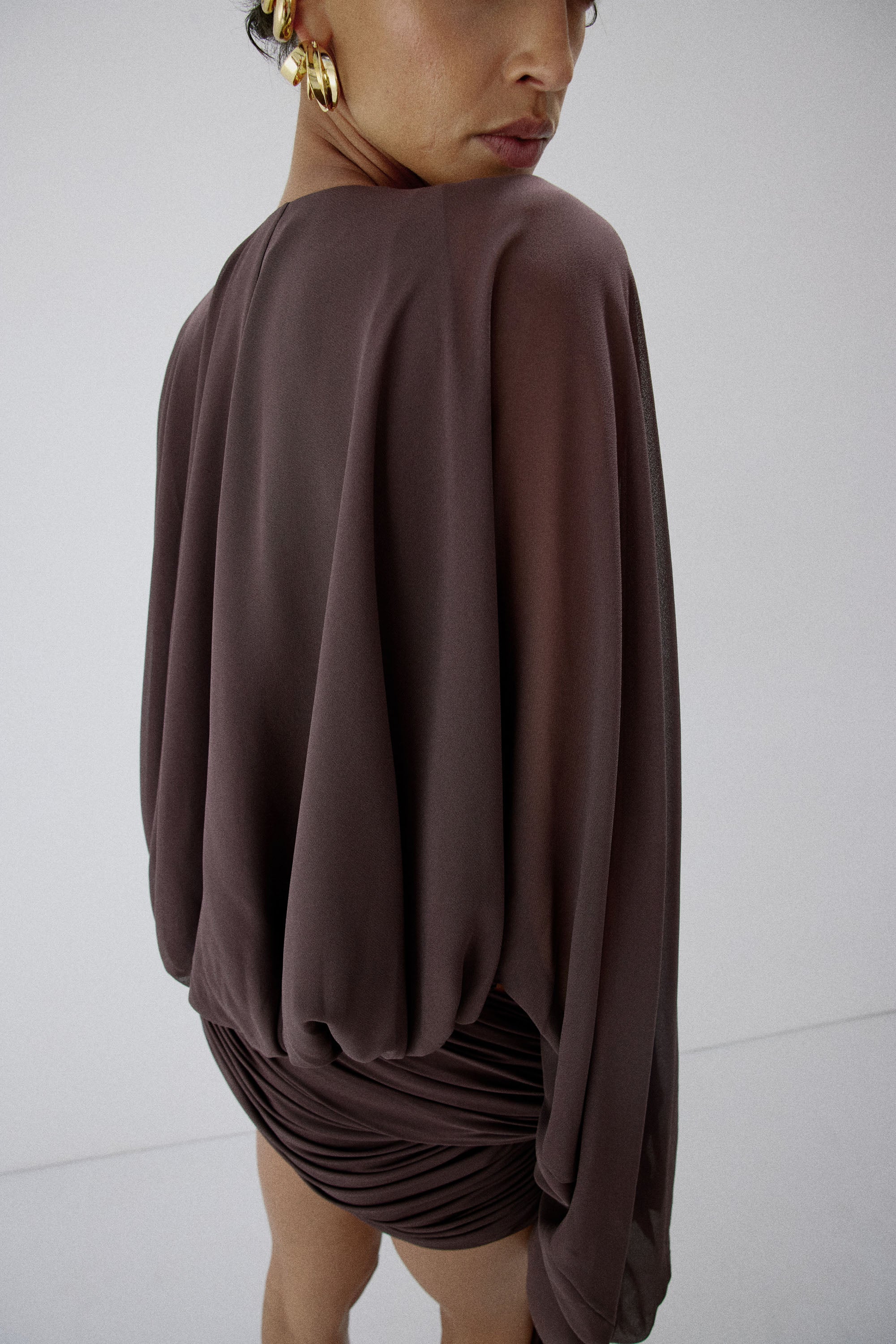 MISTY TOP IN UMBER BROWN CHIFFON