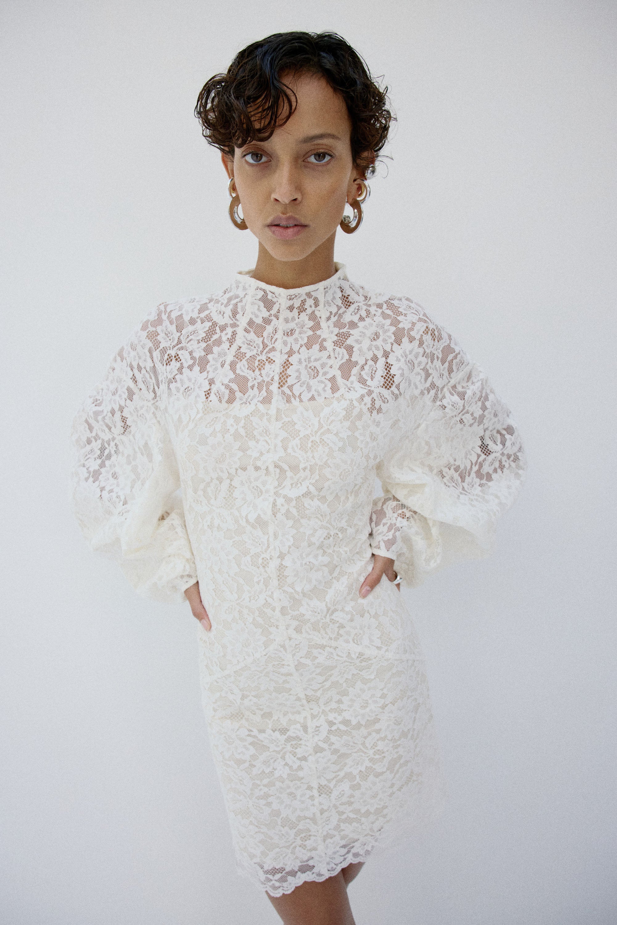 AIRAM DRESS IN IVORY LACE