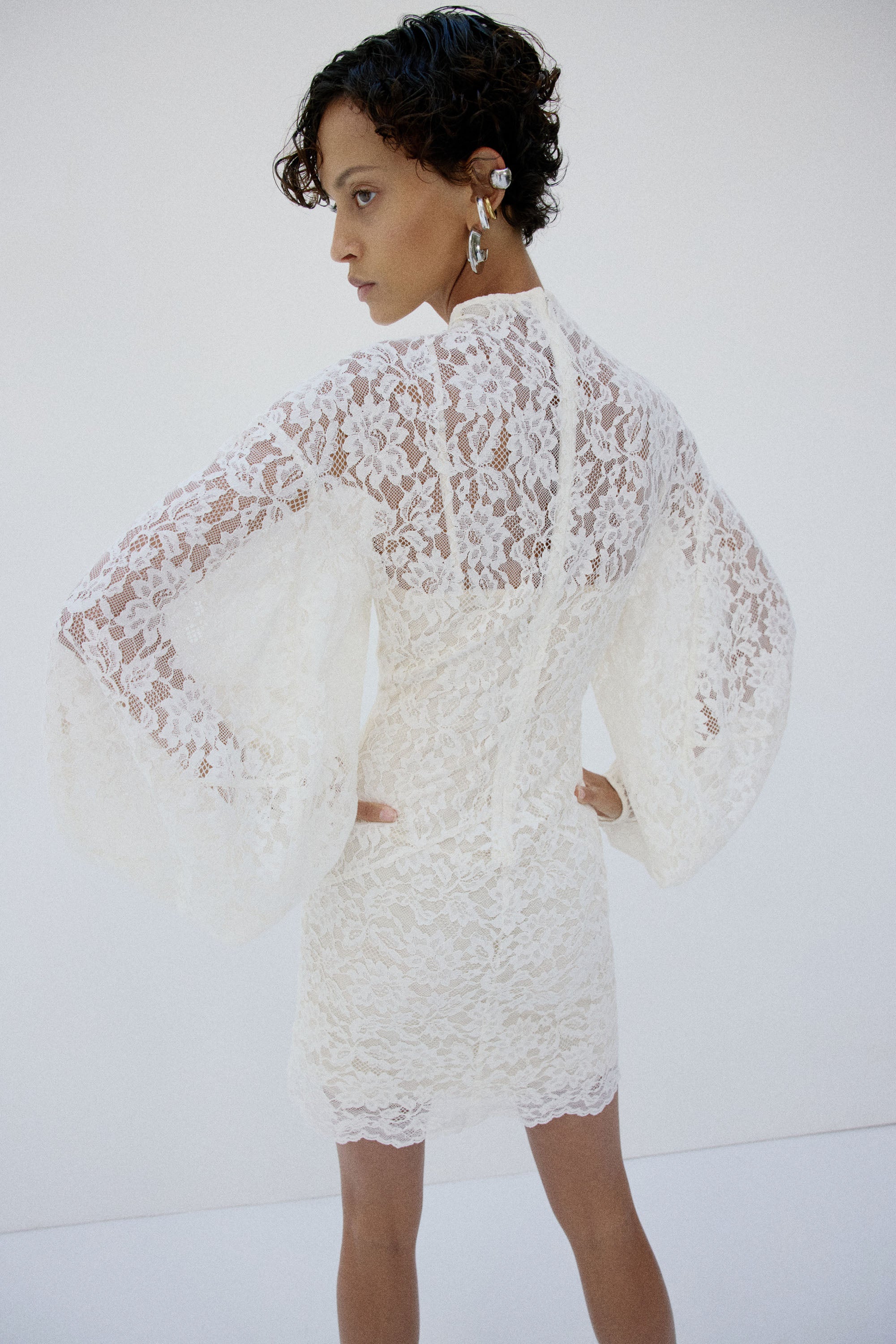 AIRAM DRESS IN IVORY LACE