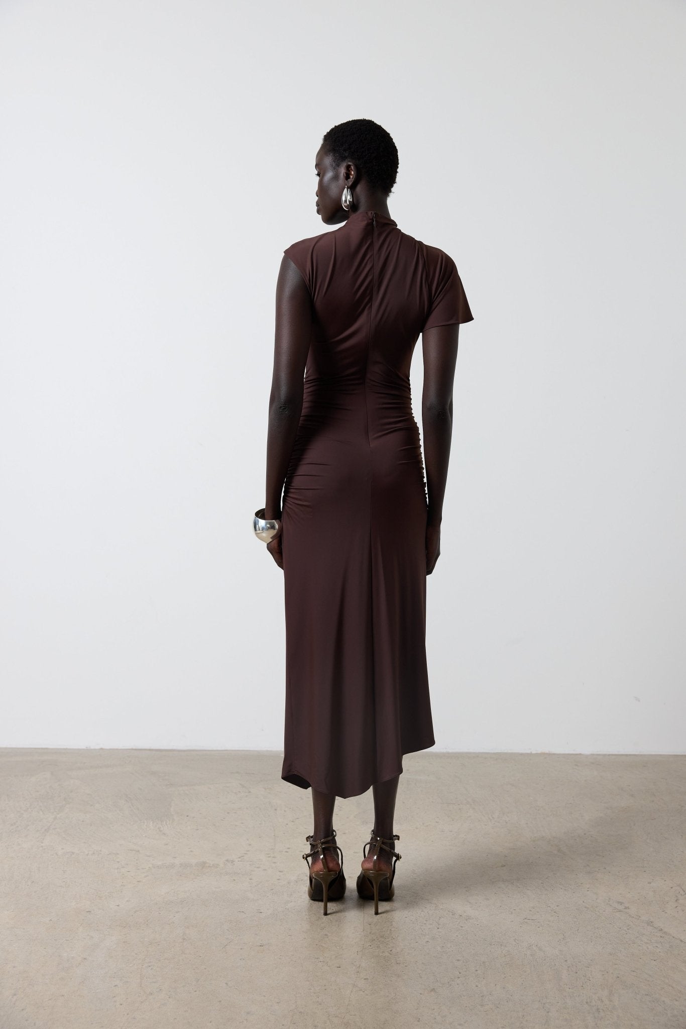 GALLARDO MIDI DRESS IN CHOCOLATE SPANDEX JERSEY - De La Vali