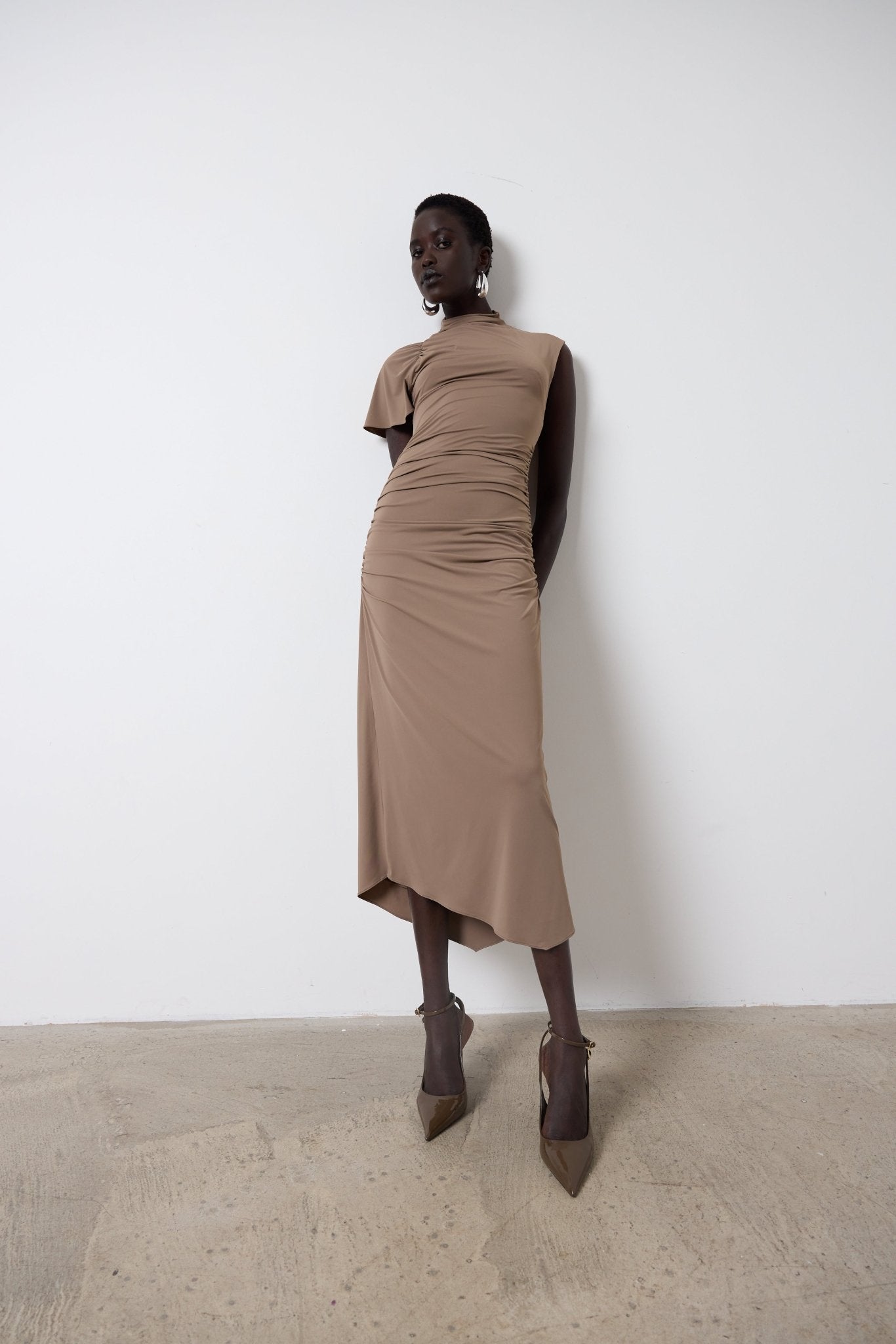 GALLARDO MIDI DRESS IN TAUPE SPANDEX JERSEY - De La Vali