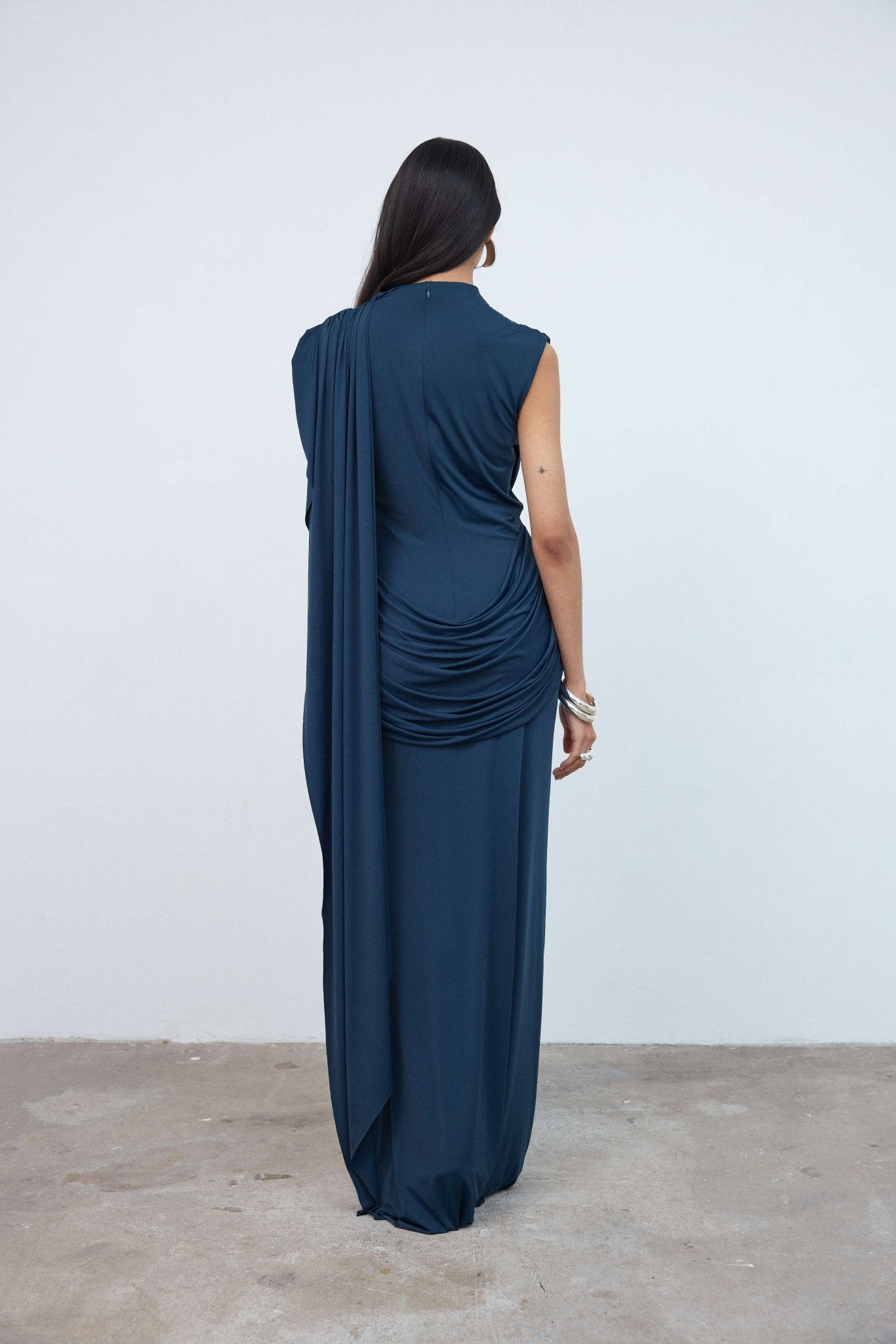 ELARA MAXI DRESS IN MIDNIGHT SPANDEX JERSEY - De La Vali