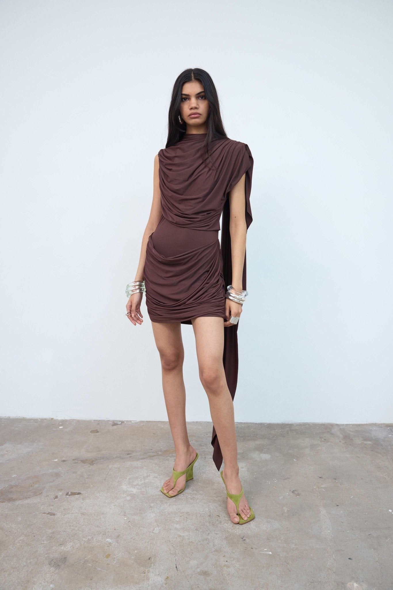 ELARA MINI DRESS IN BROWN JERSEY - De La Vali