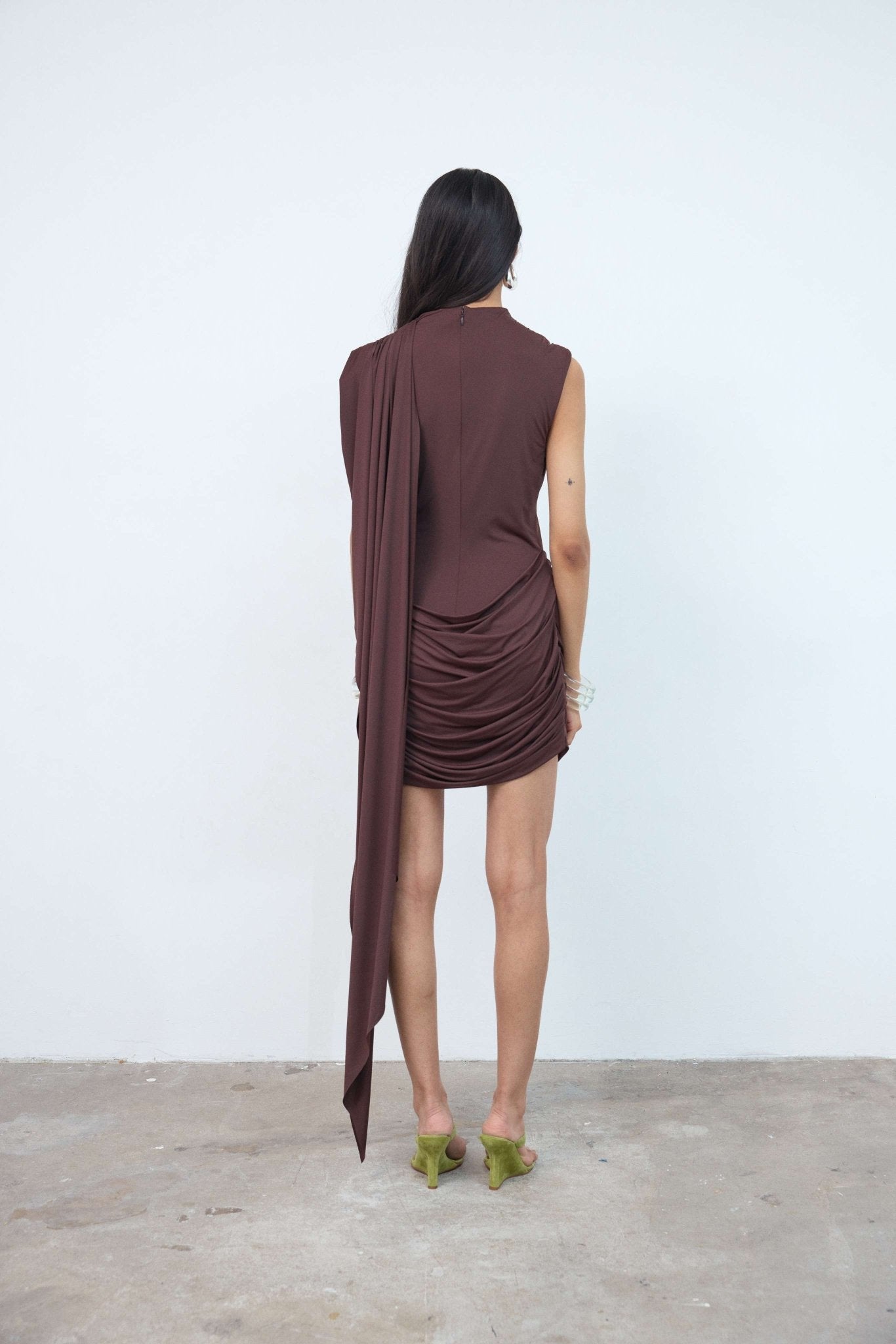 ELARA MINI DRESS IN BROWN JERSEY - De La Vali