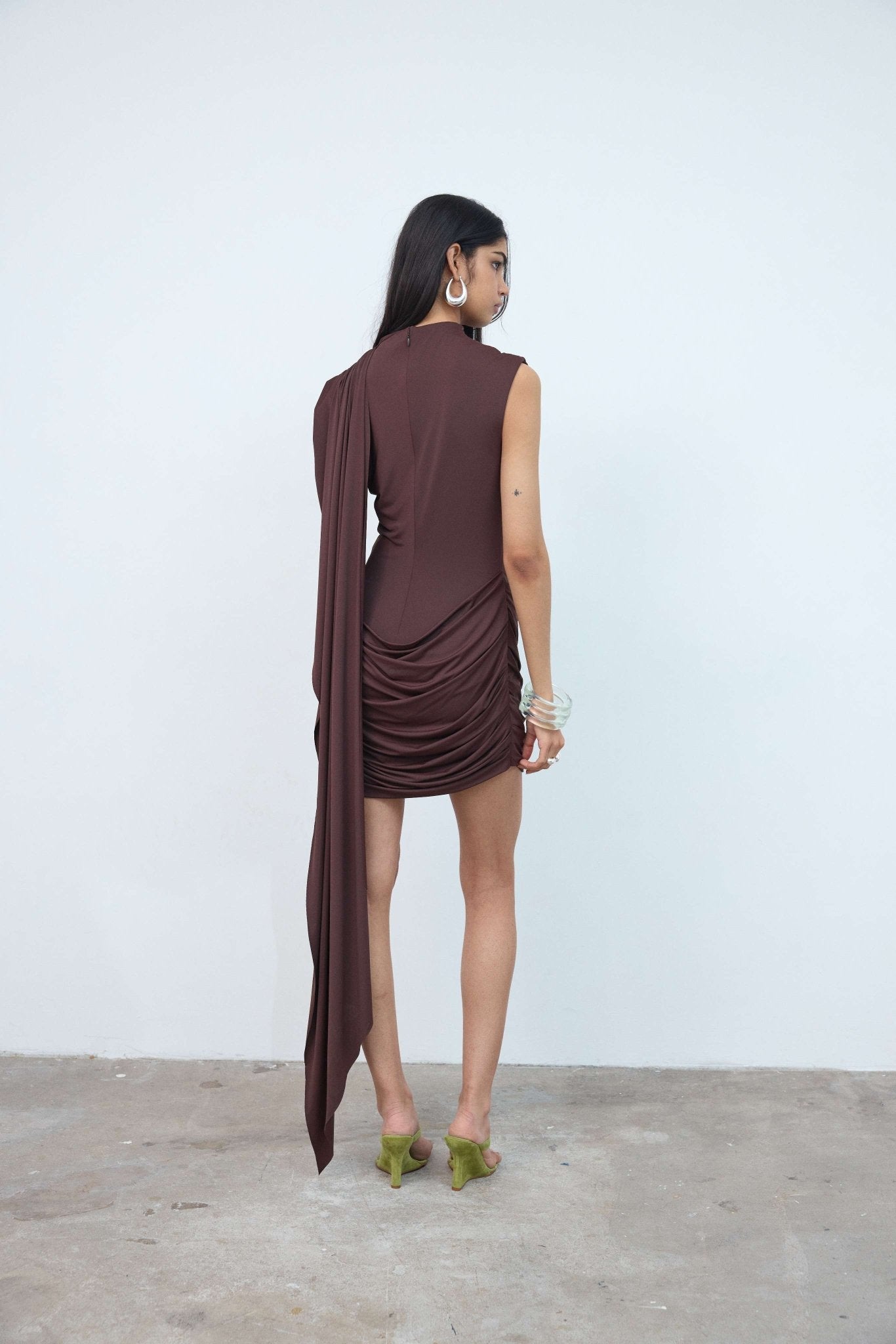 ELARA MINI DRESS IN BROWN JERSEY - De La Vali