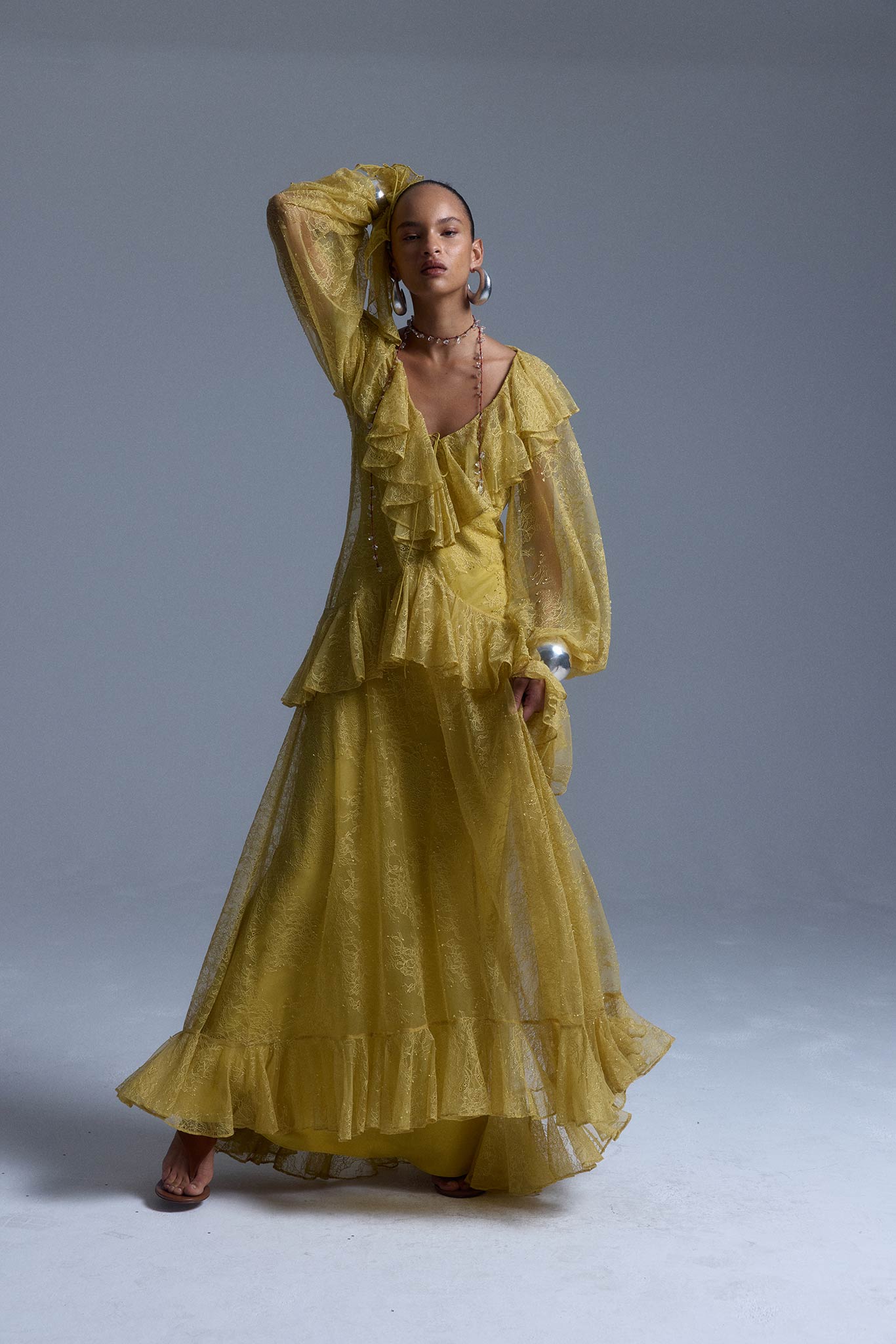 ESEN MAXI DRESS IN YELLOW LACE - De La Vali