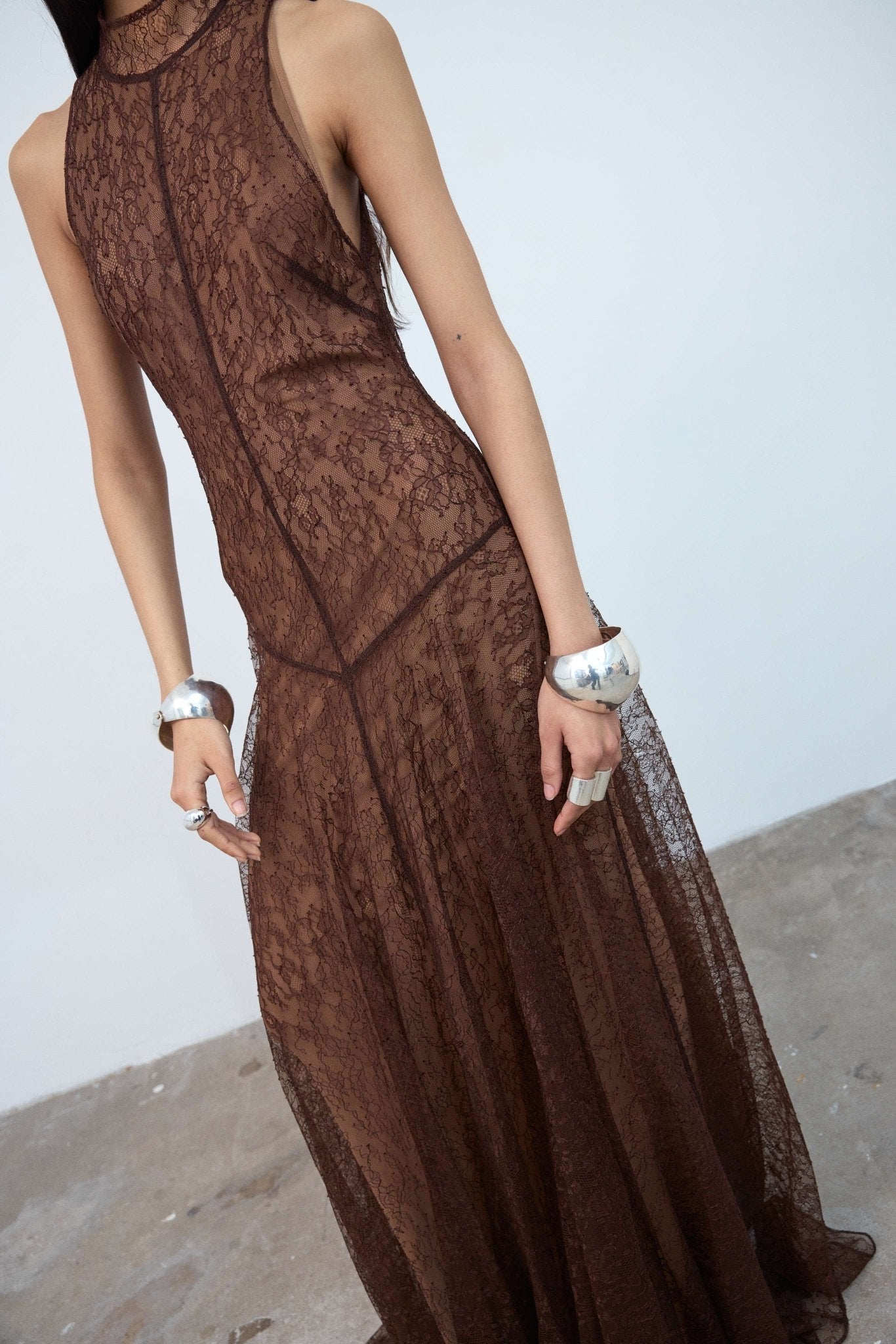 FOEHN MAXI DRESS IN BROWN LACE - De La Vali