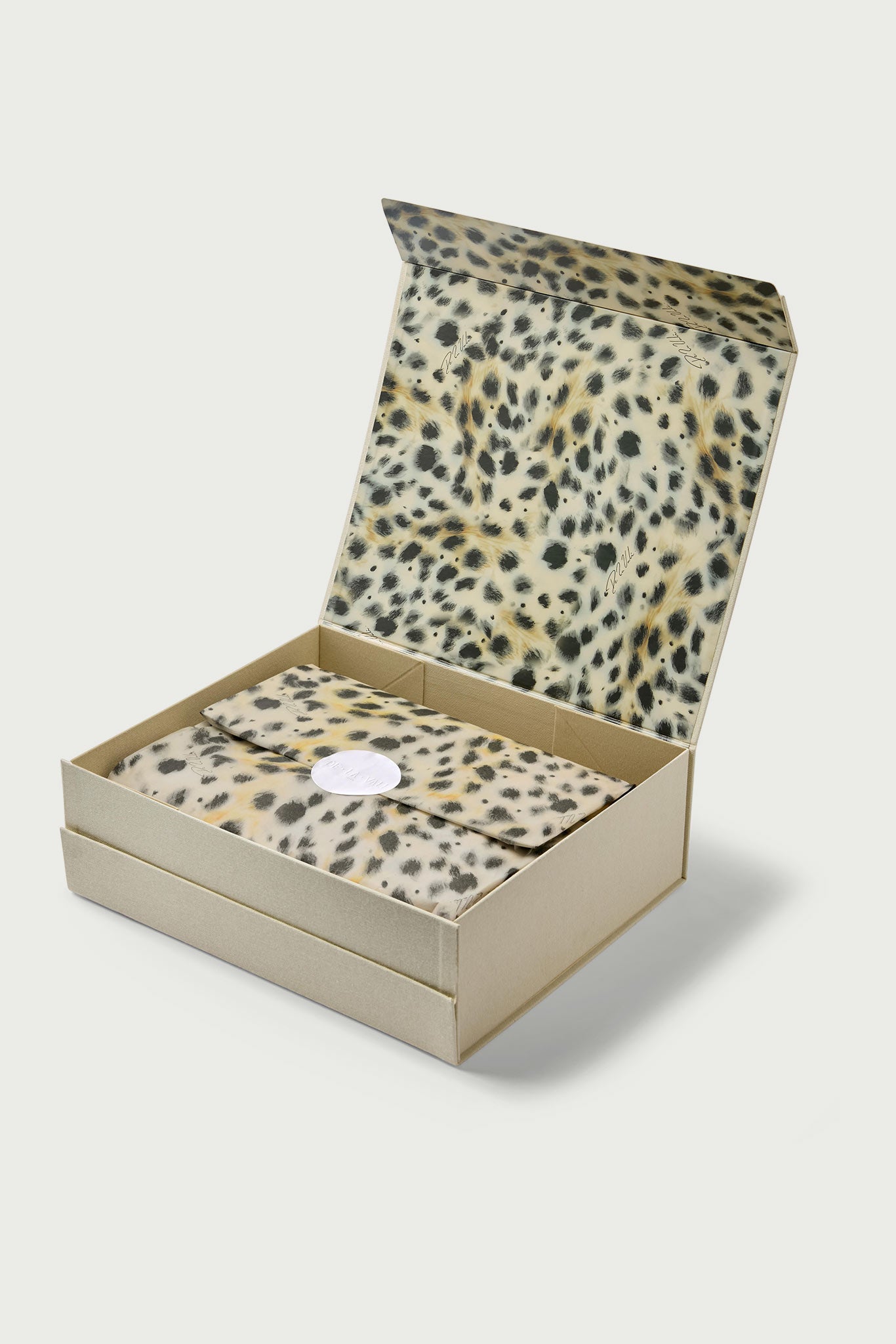 Gift Box - De La Vali