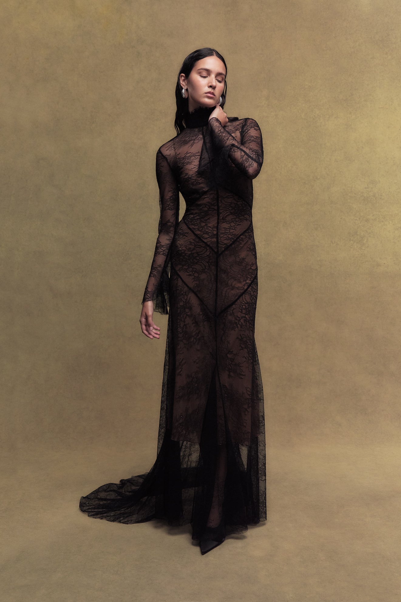 HERMOSA LACE MAXI DRESS IN BLACK - De La Vali