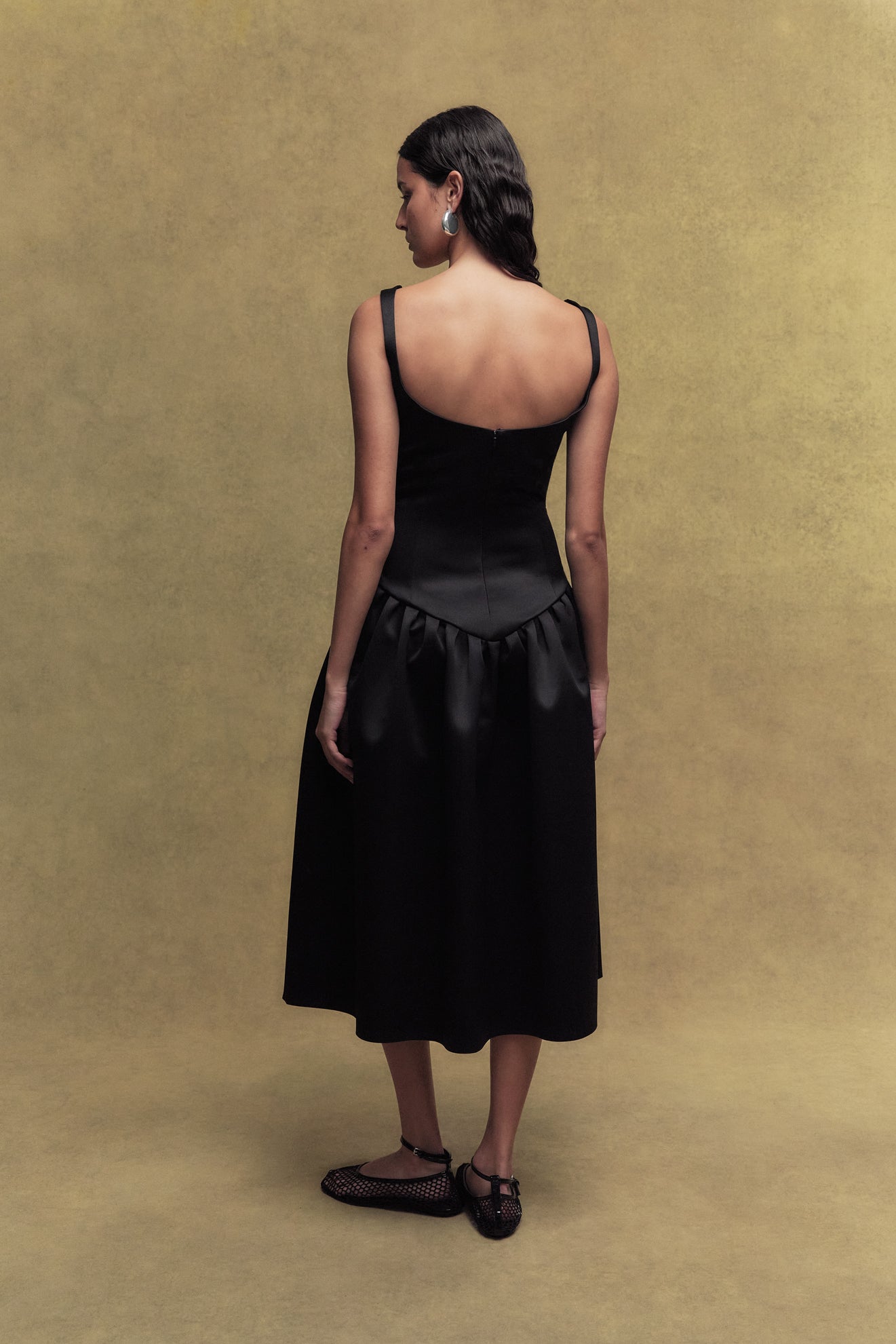 LOLA BONDED SATIN MIDI DRESS IN BLACK - De La Vali