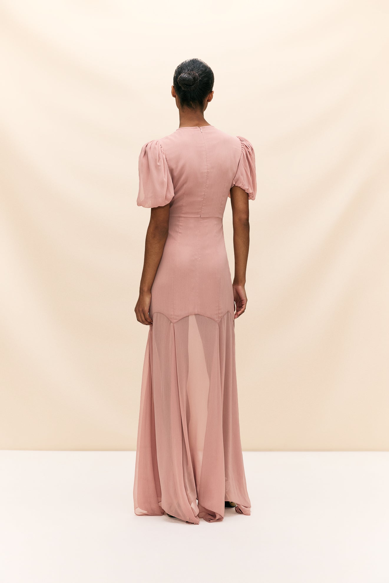 AGUA MAXI DRESS IN BLUSH CRINKLE CHIFFON - De La Vali