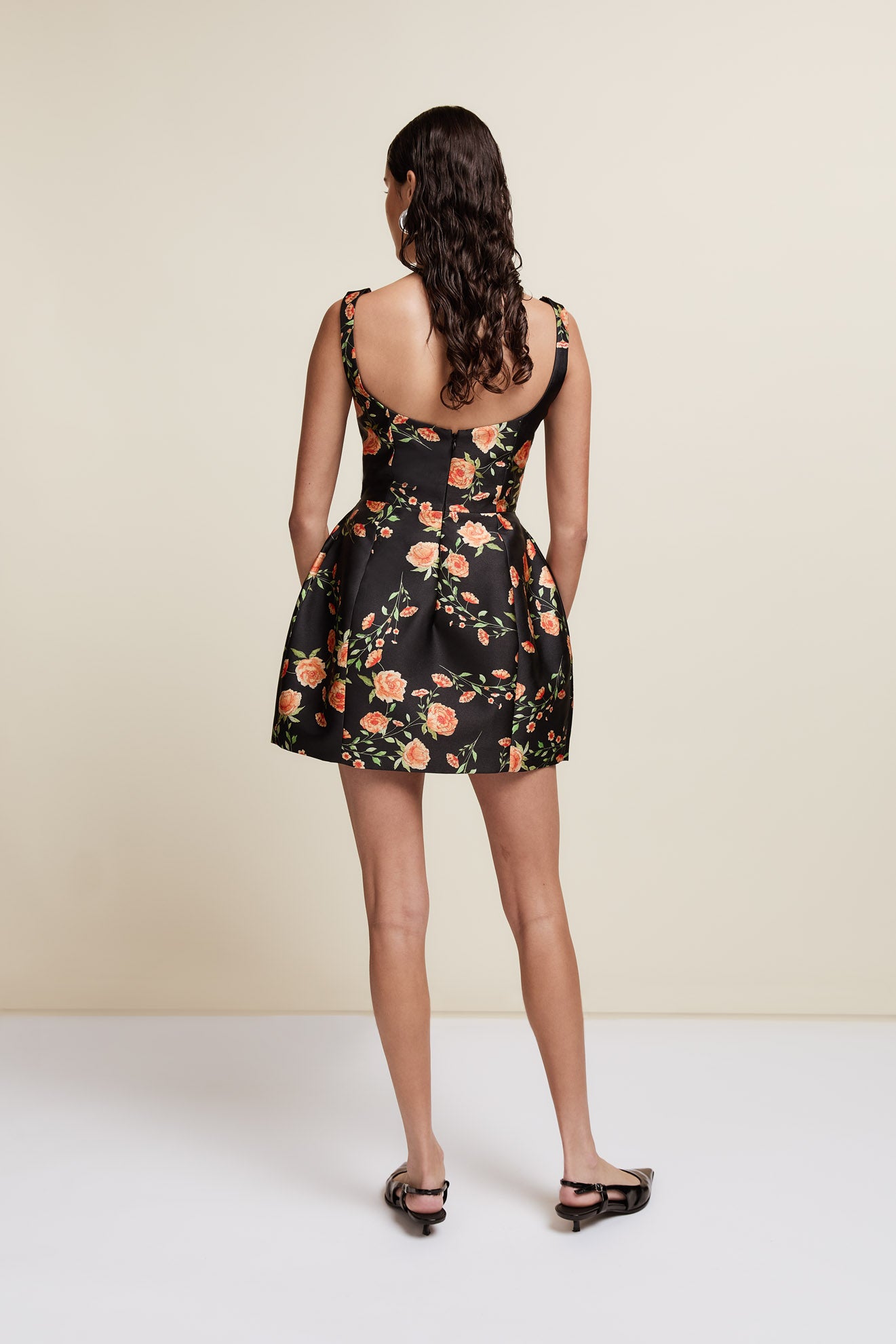LOLA MINI DRESS IN BLACK & RED FLOR DE AMOR - De La Vali