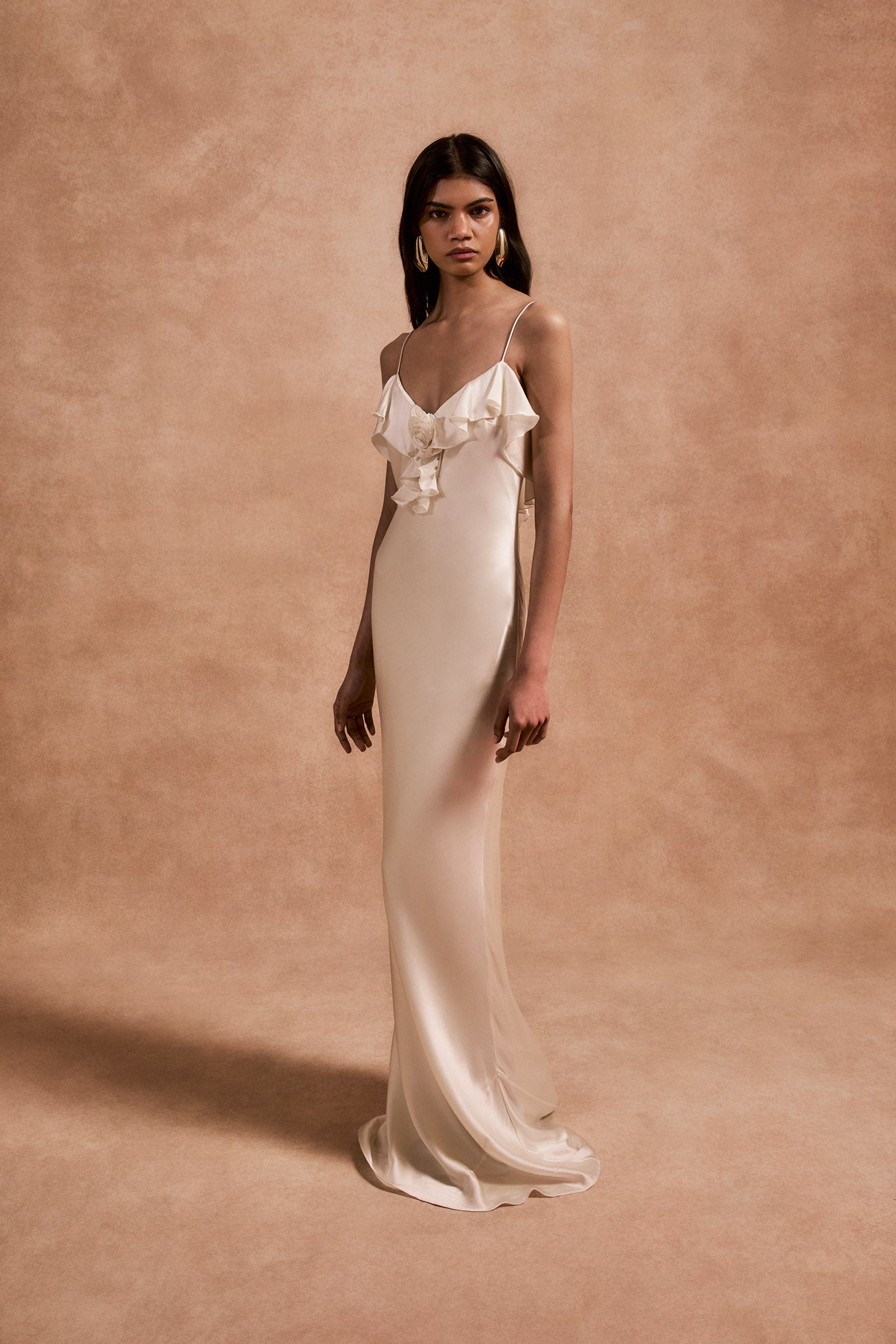 ESPERANZA LONG DRESS IN IVORY SILK SATIN - De La Vali