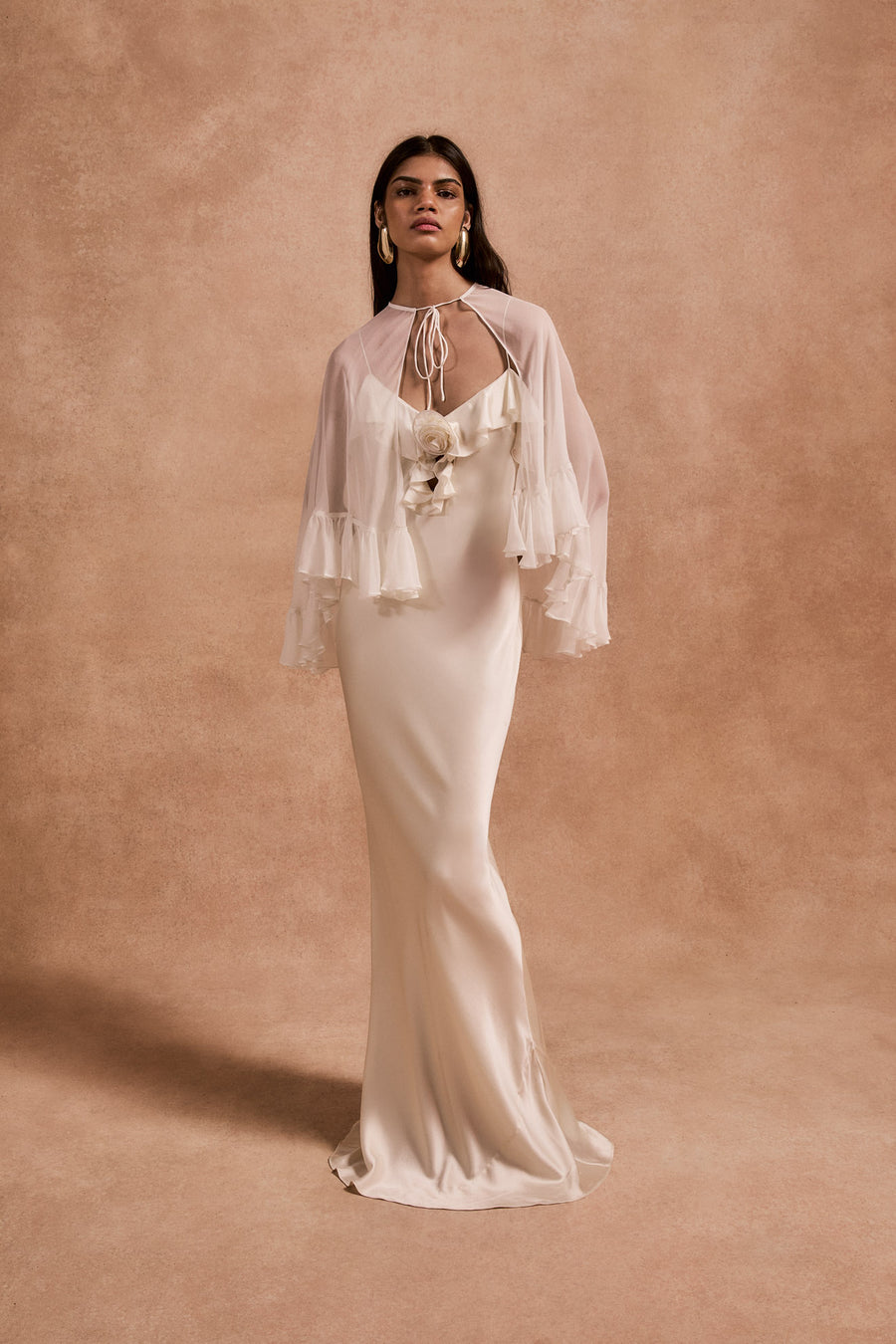 ESPERANZA LONG DRESS IN IVORY SILK SATIN DE LA VALI OFFICIAL ESPERANZA LONG DRESS IN IVORY SILK SATIN DE LA VALI OFFICIAL