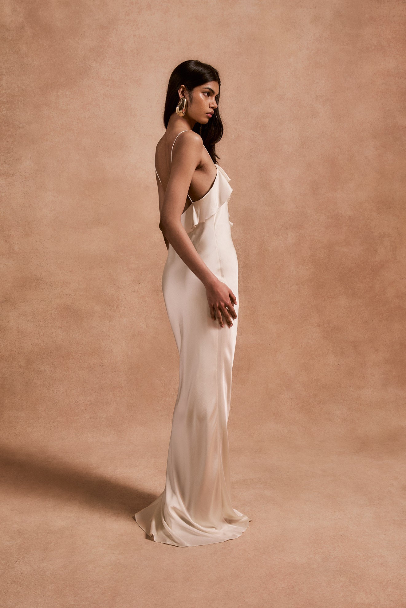 ESPERANZA LONG DRESS IN IVORY SILK SATIN - De La Vali