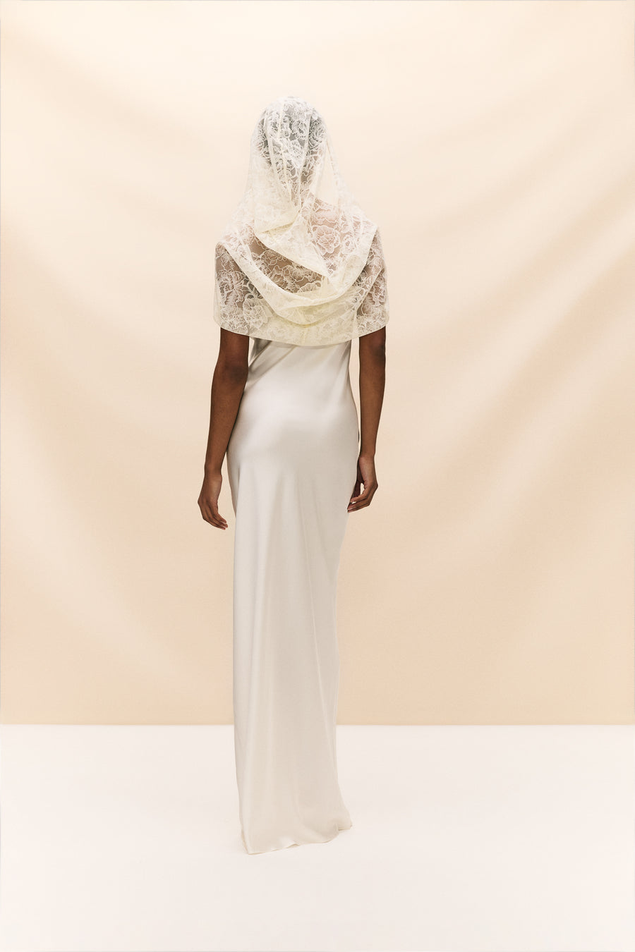 IVORY LACE HOODED VEIL
