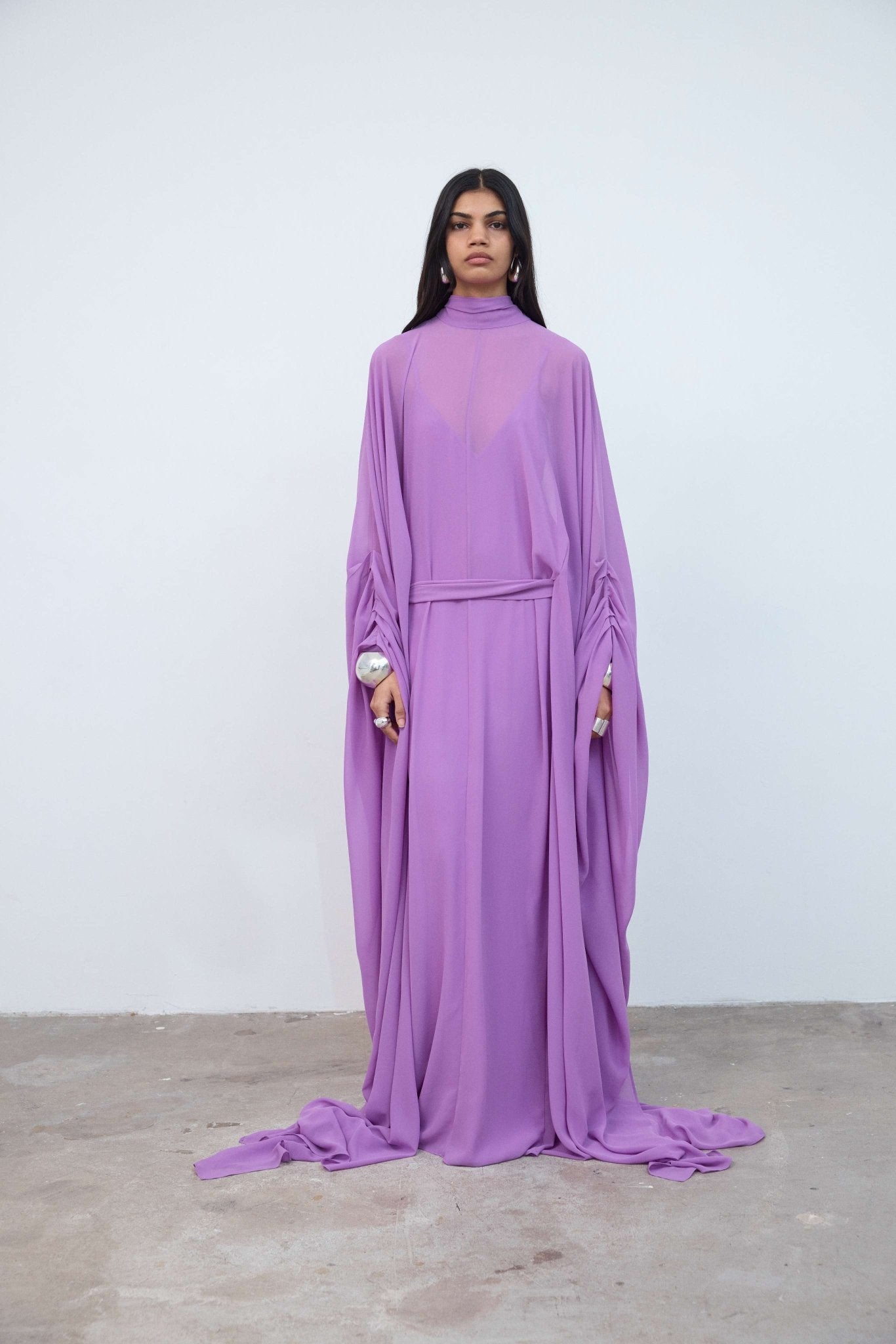 NILA MAXI DRESS IN MAGENTA CHIFFON - De La Vali